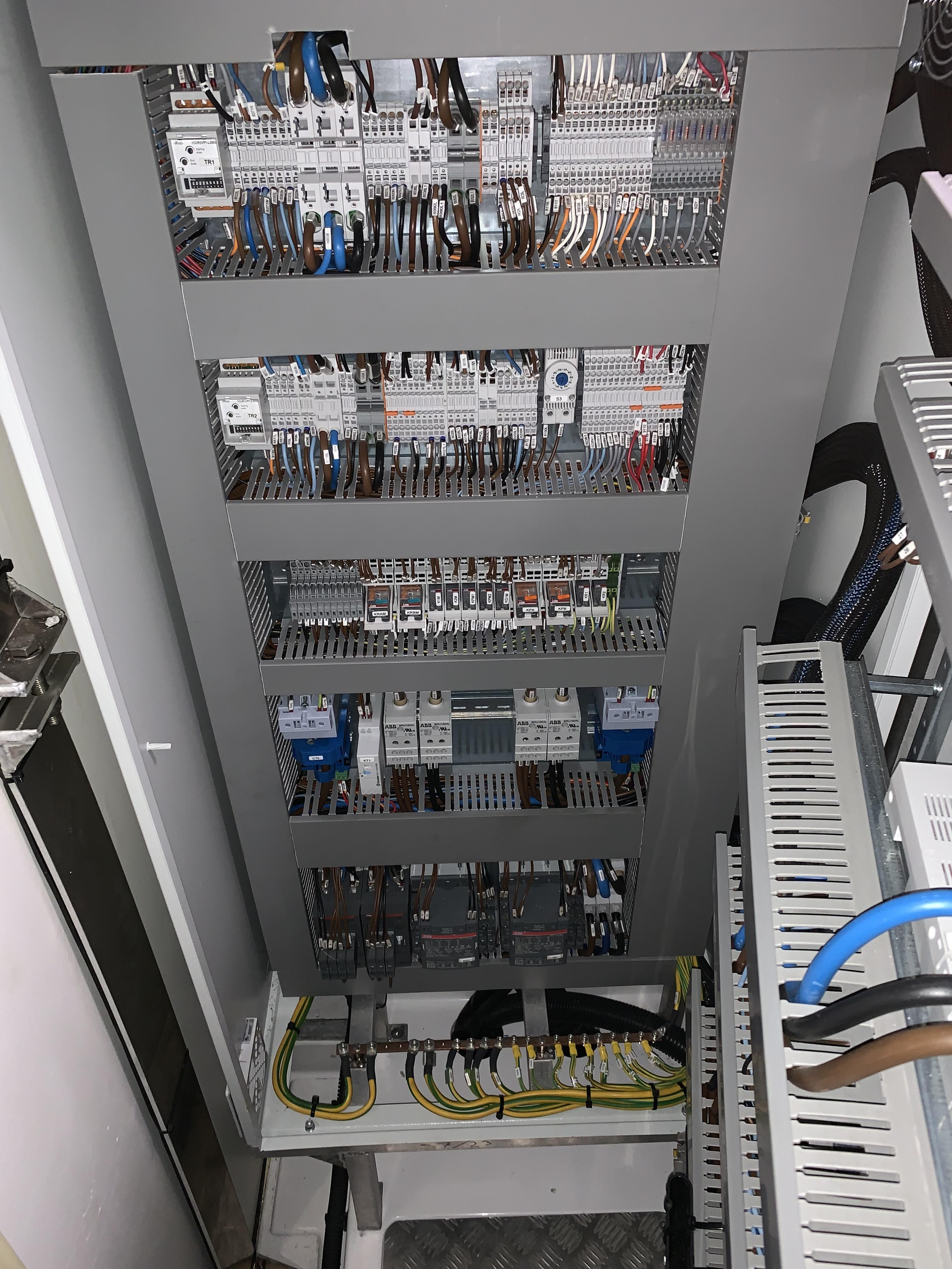 Some clean shore power on the 70’ Azimut I run r/electricians