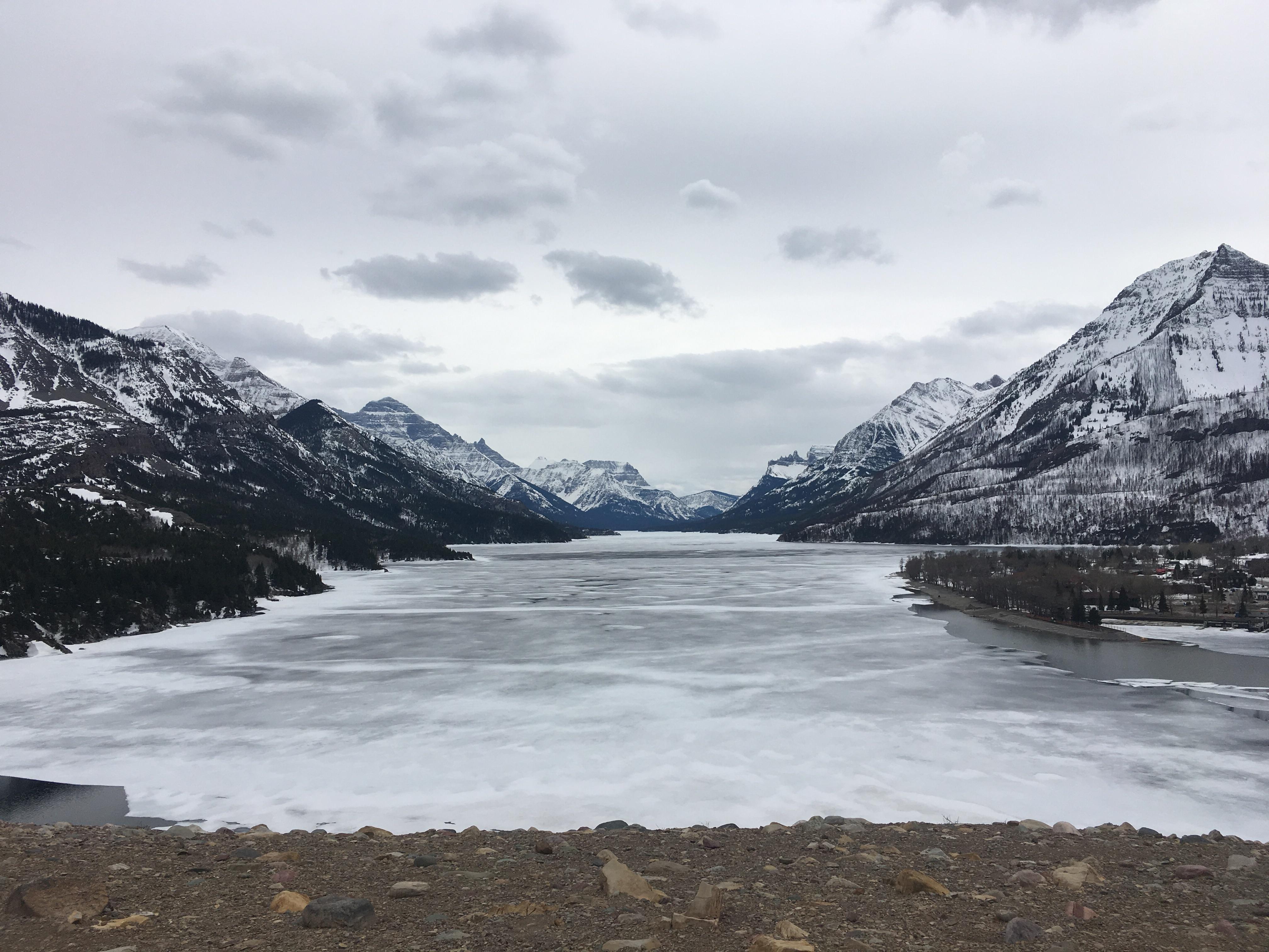 Waterton Lakes National Park [OC][500x500] r/EarthPorn