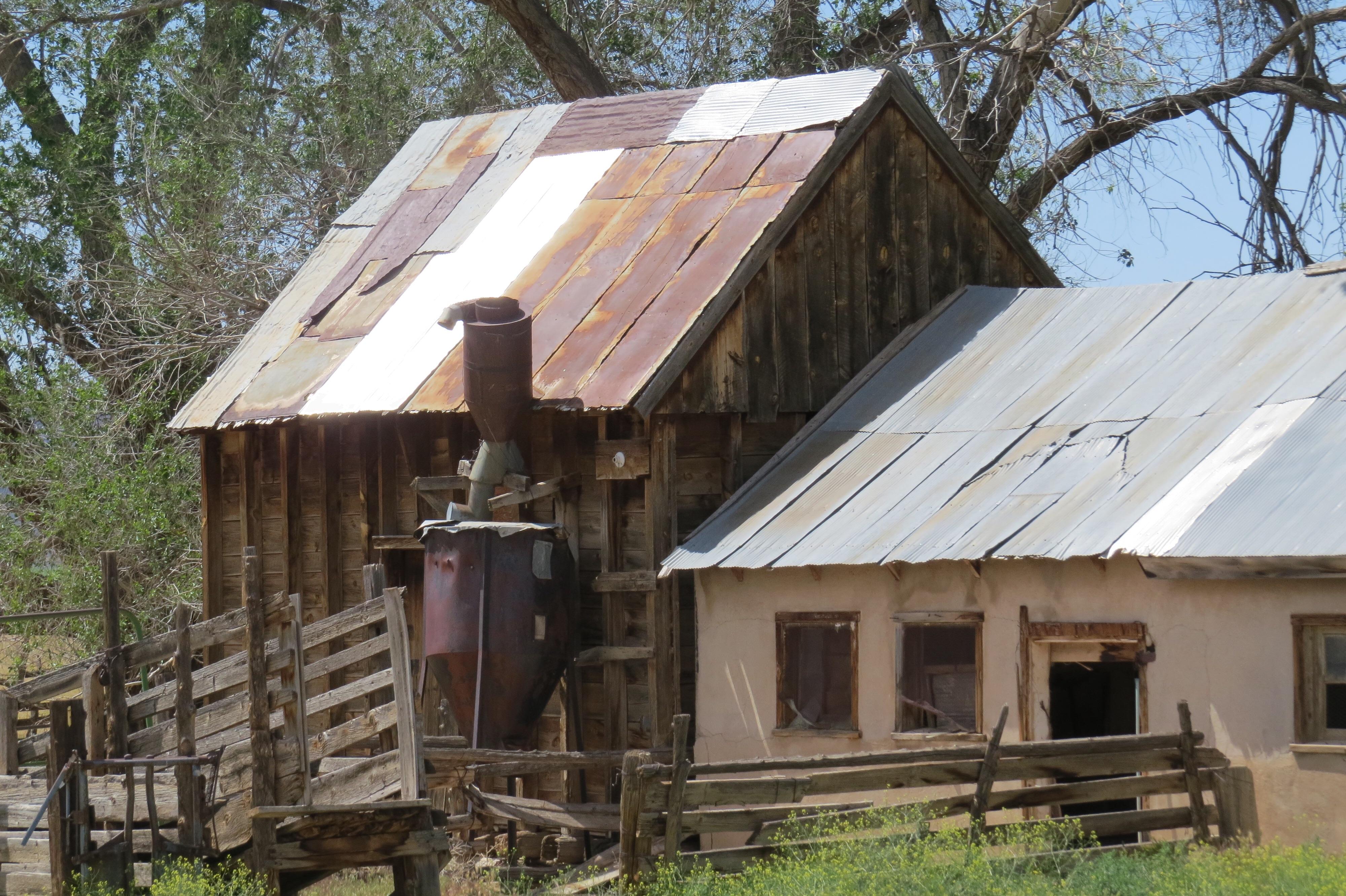 Abandoned house in Utah r/urbanexploration
