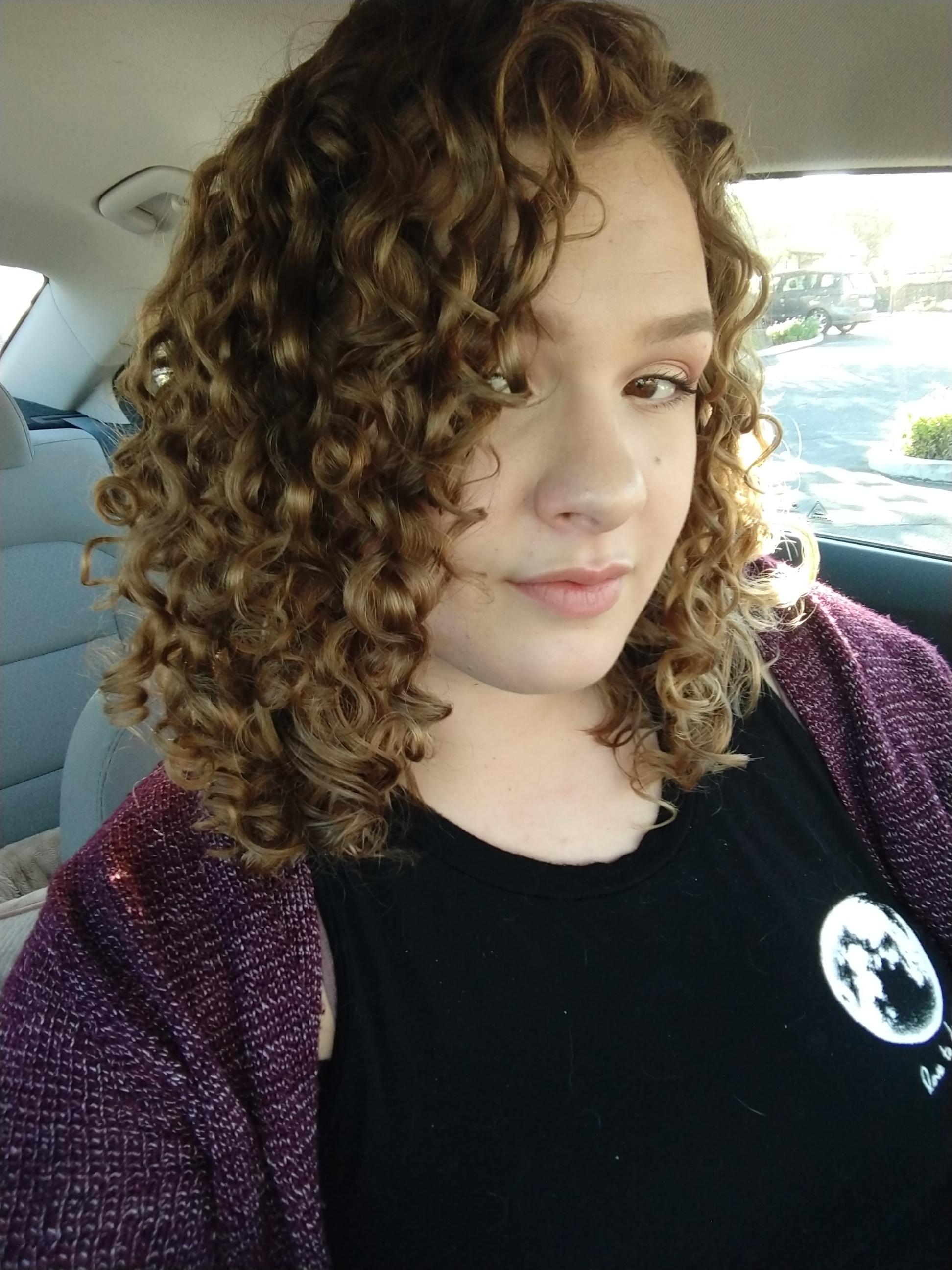 Just got the best haircut I've ever had 😍 r/curlyhair