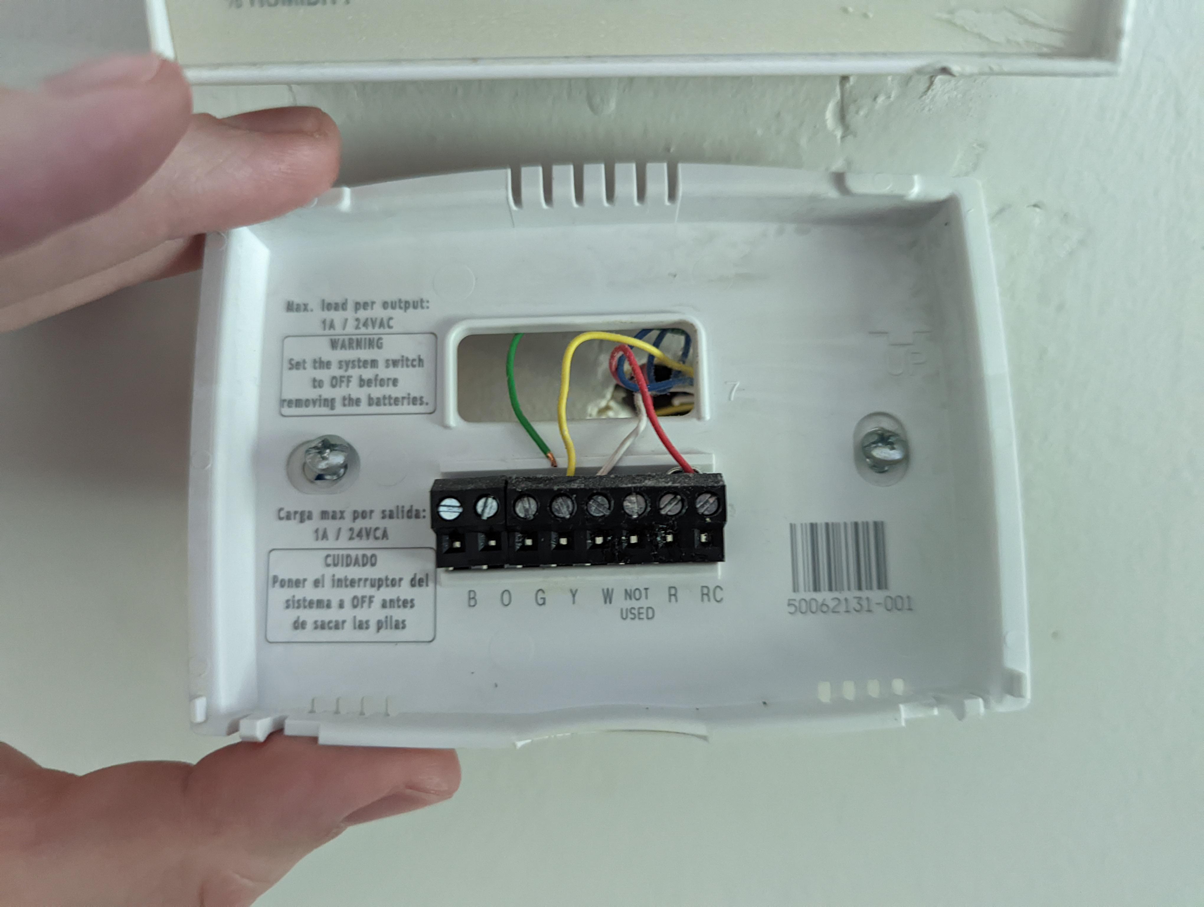 Lennox Blank screen. Installed 2014. Any chance Invam do back