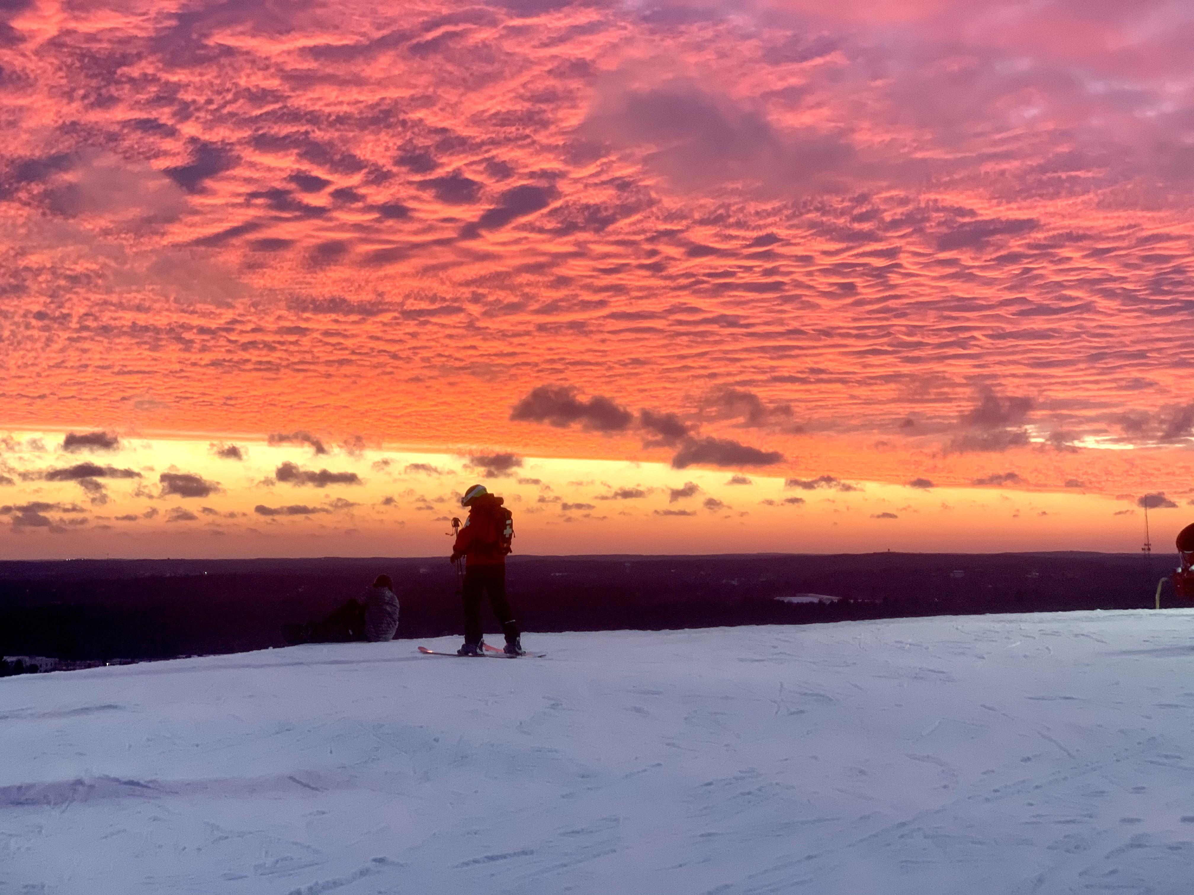 Last nights sunset from the top of Pine Knob Ski Resort, Clarkston MI r/Michigan