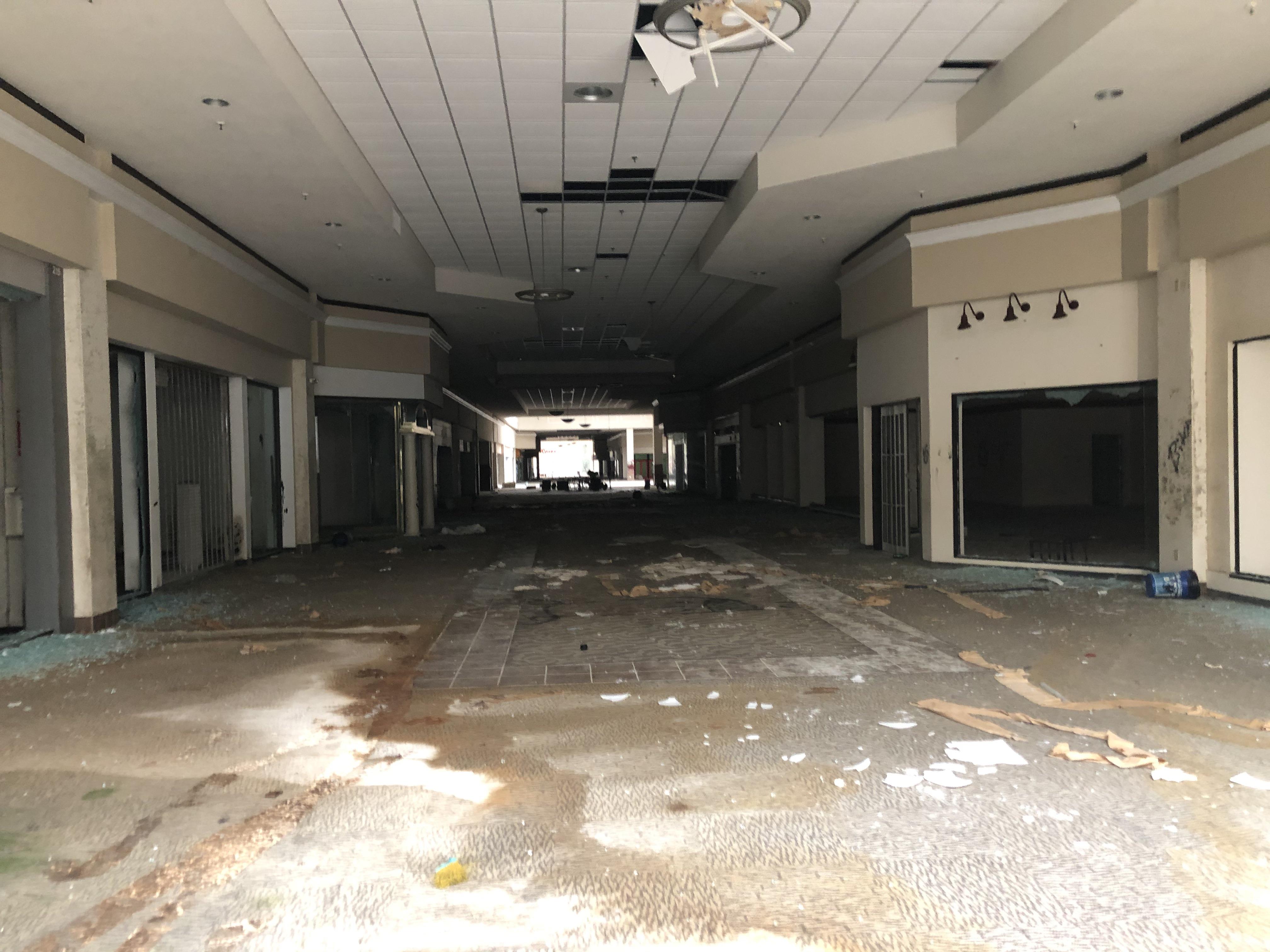 Abandoned Mall in Wilson, NC r/AbandonedPorn