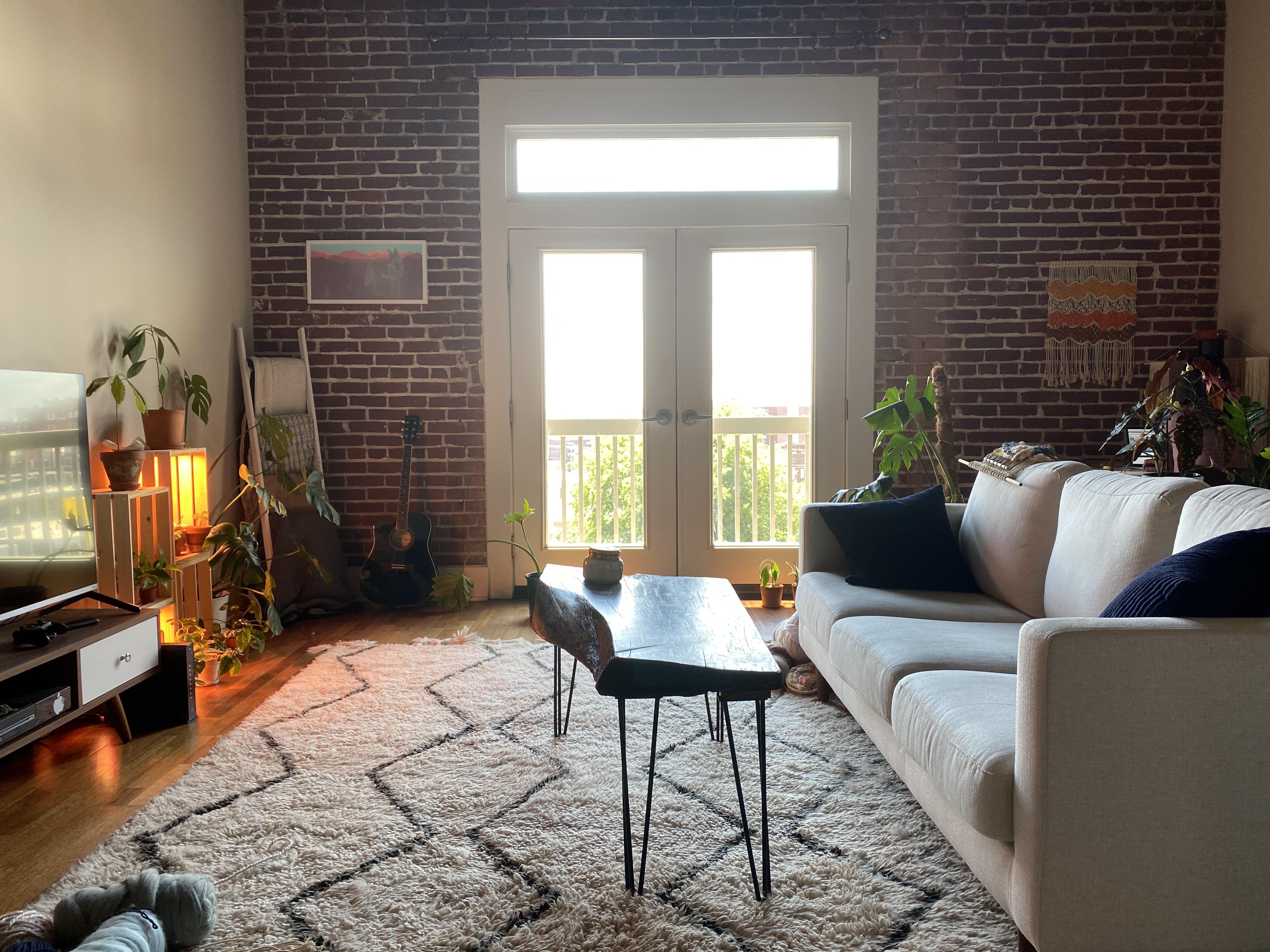 Moved into an empty apartment with no furniture last month. Thanking