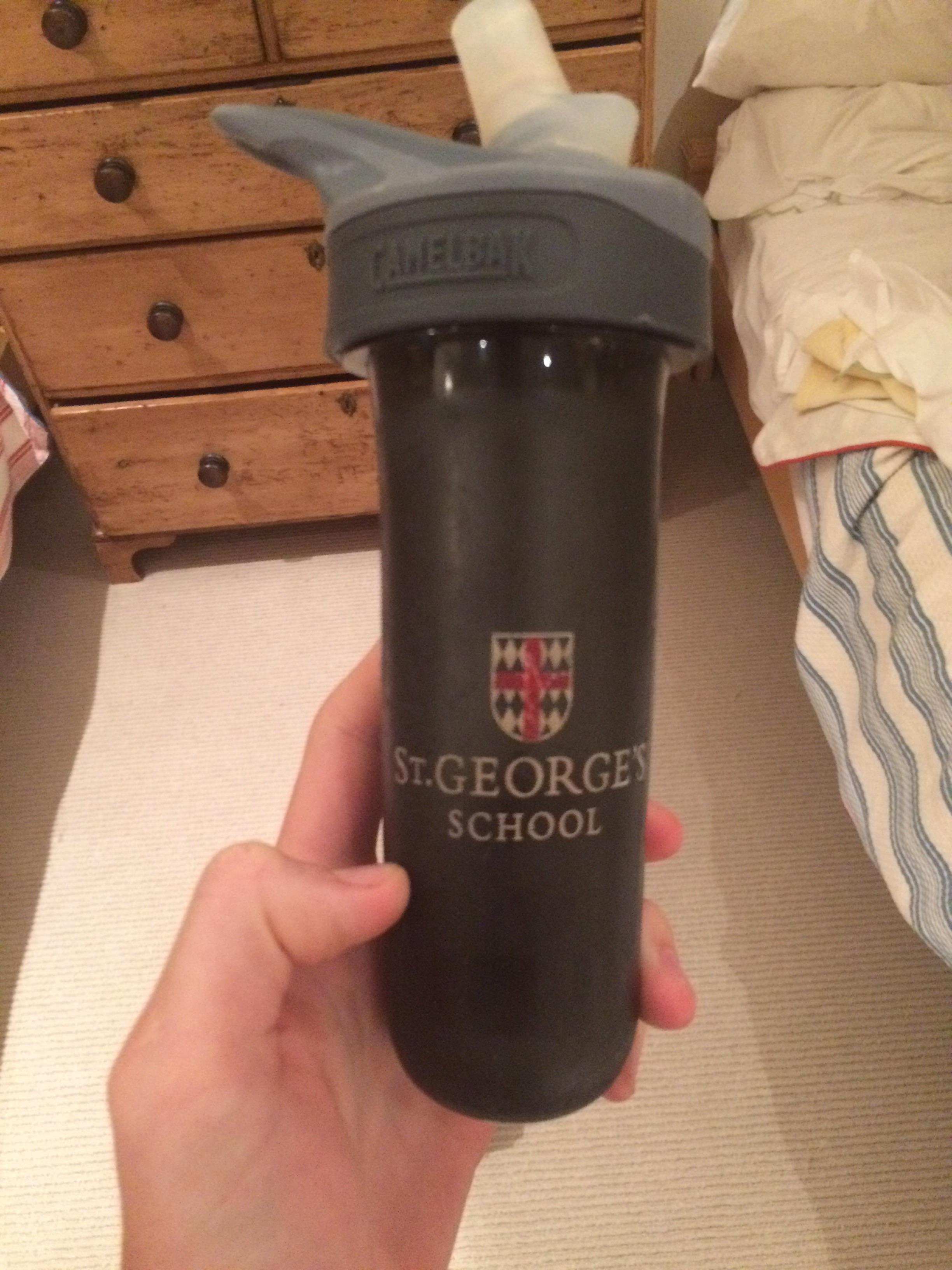 My water bottle shrunk in the dishwasher r/mildlyinteresting