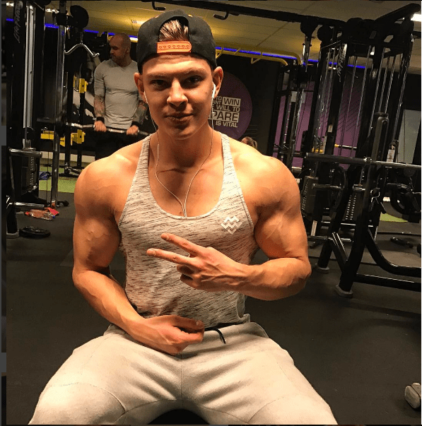Student Aesthetics arm veins?Can you be that vascular natty? r/nattyorjuice