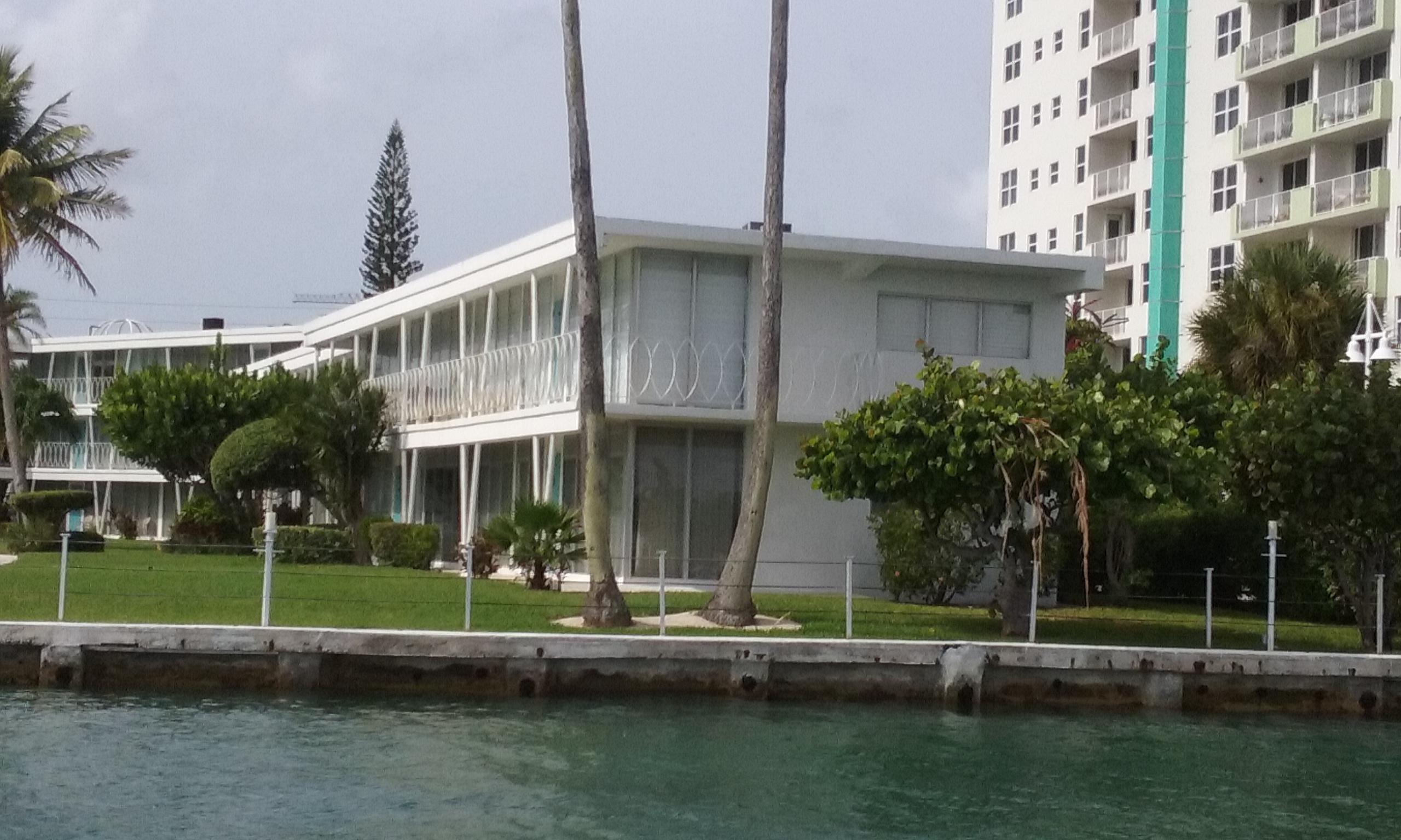 Details 123+ dexter's apartment interior latest tnbvietnam.edu.vn