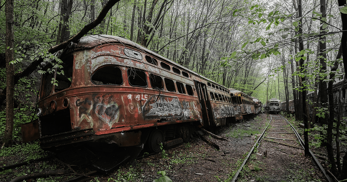 Abandoned train at Pennsylvania r/AbandonedPorn