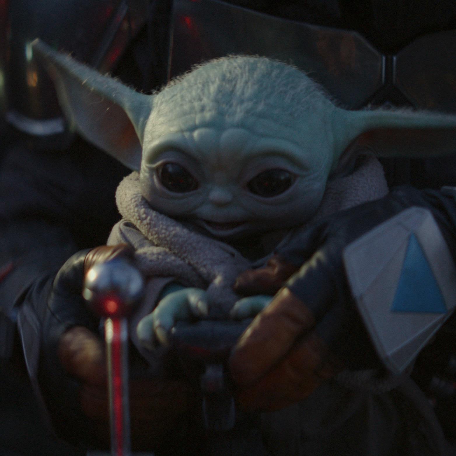 Find you someone that looks at you like Baby Yoda looks at this shifter