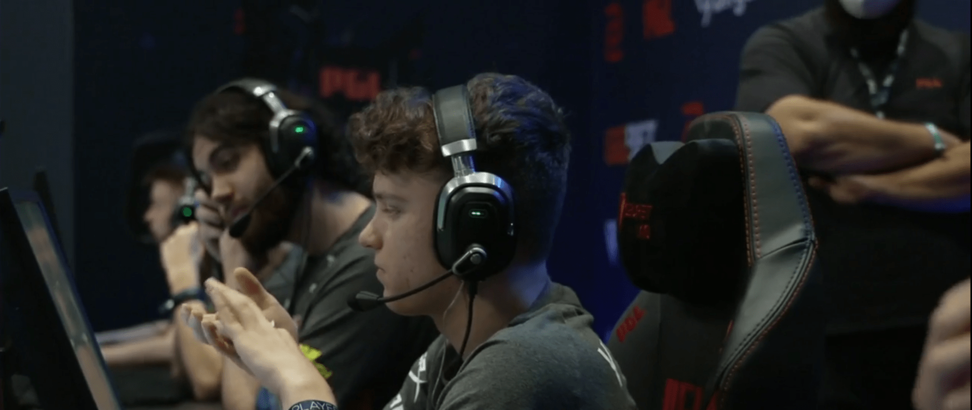 What are these headphones being used at the Major? r/GlobalOffensive