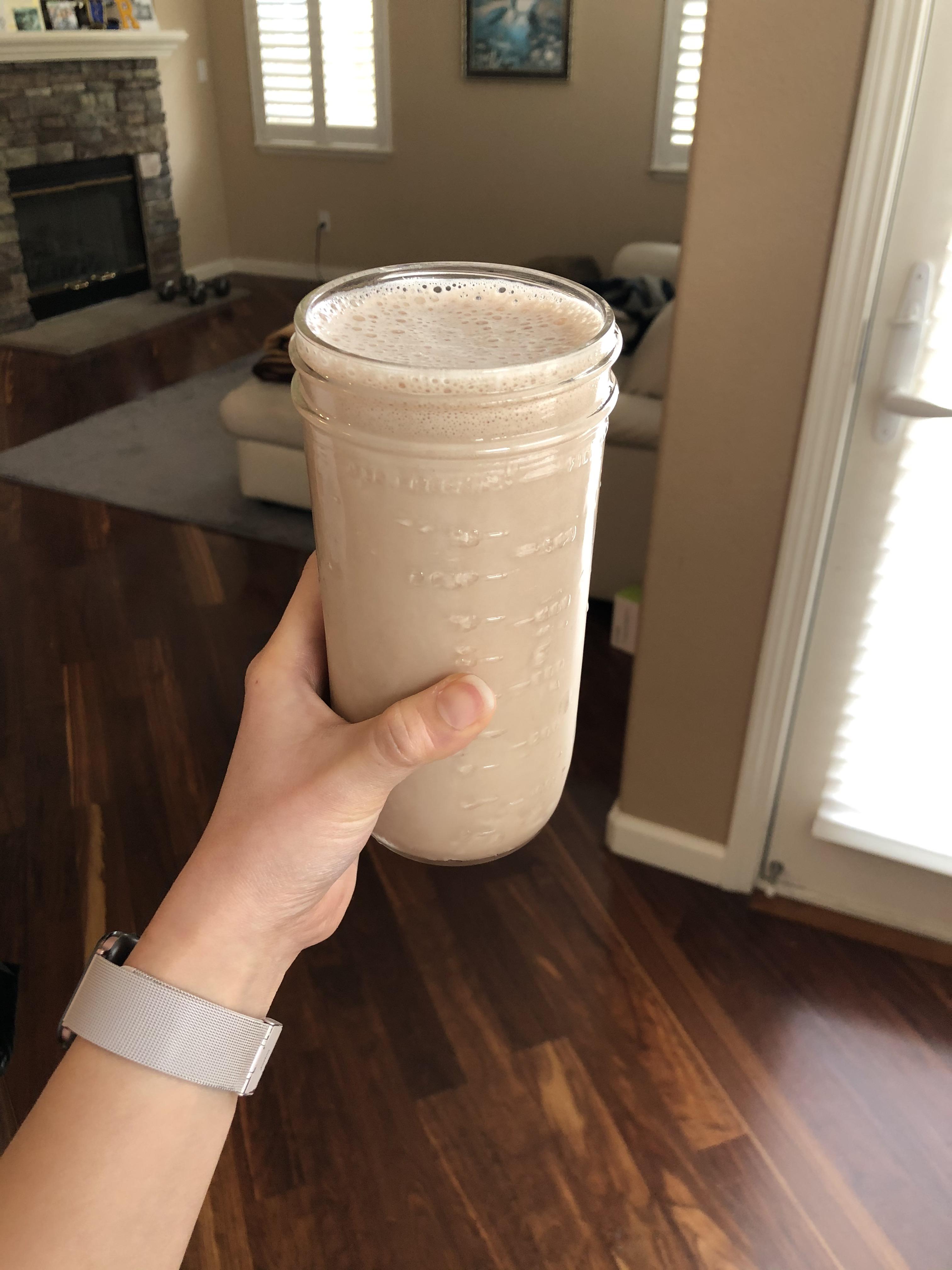 2 mason jars (44oz) of protein shake for 162 cals! r/Volumeeating