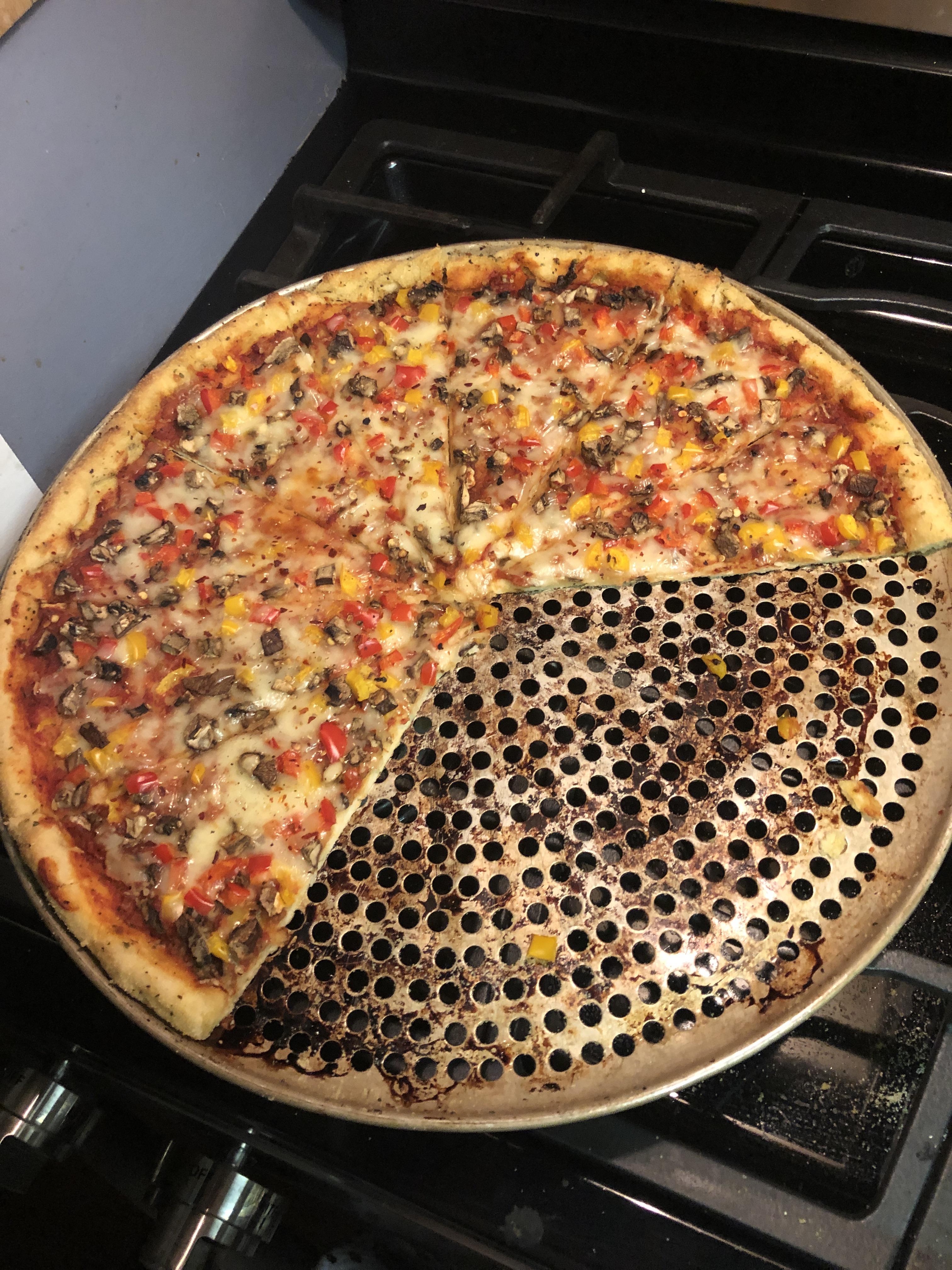 Homemade red and yellow pepper, mushroom, garlic butter crust r/Pizza