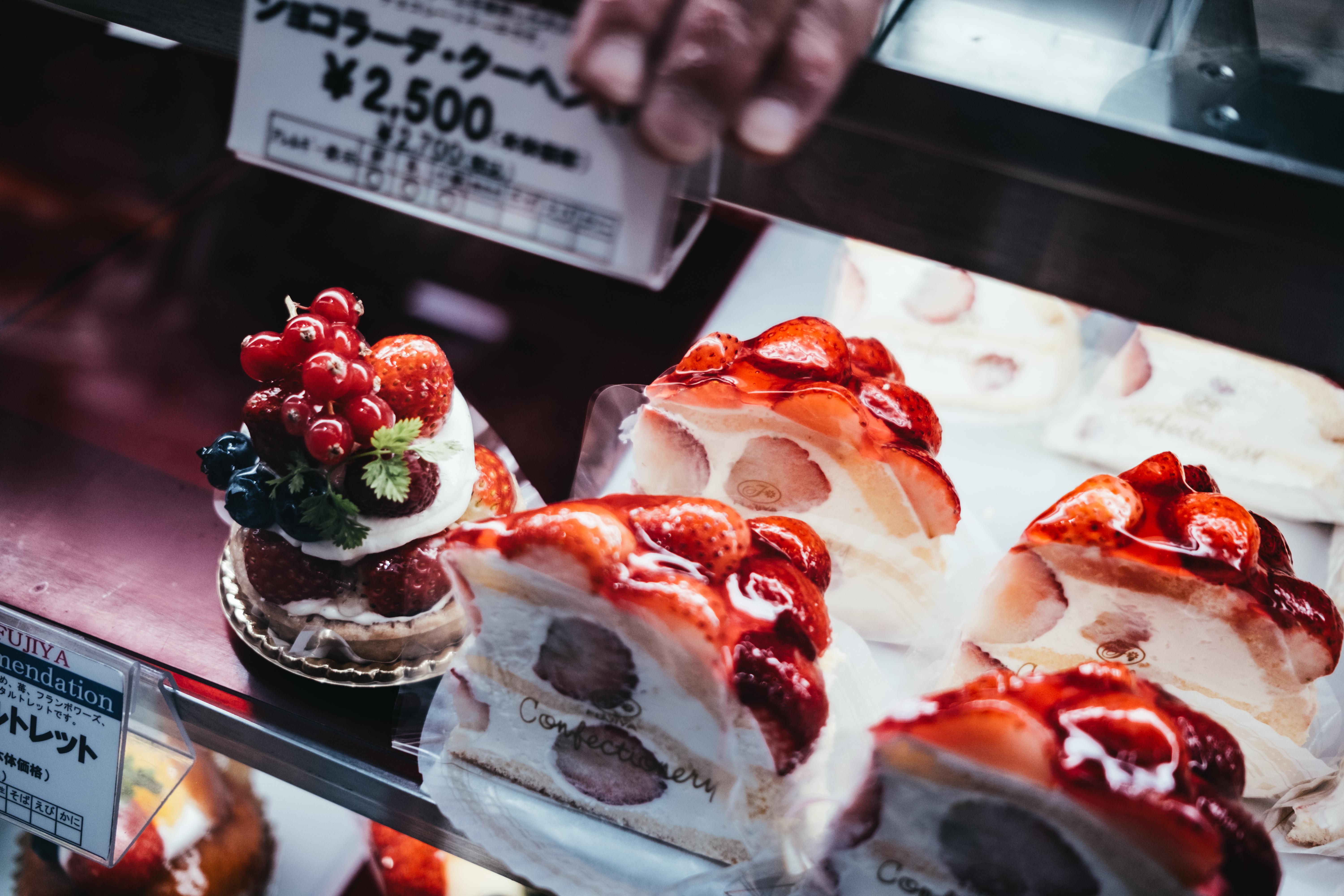 Berry tart and Strawberry cream cake at Ginza Fujiya [6000x4000][OC
