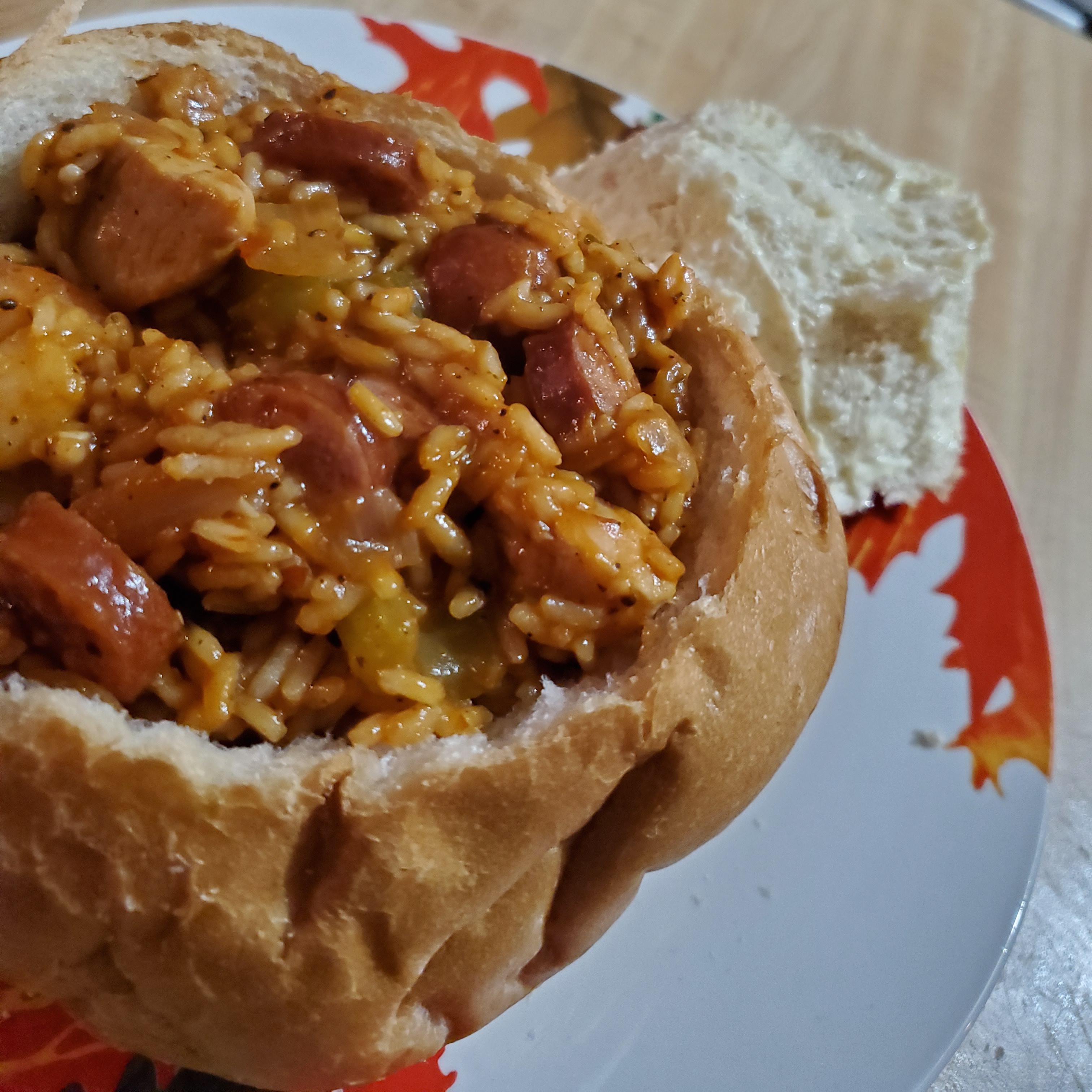 [Homemade] Louisiana Jambalaya in Bread Bowl r/food