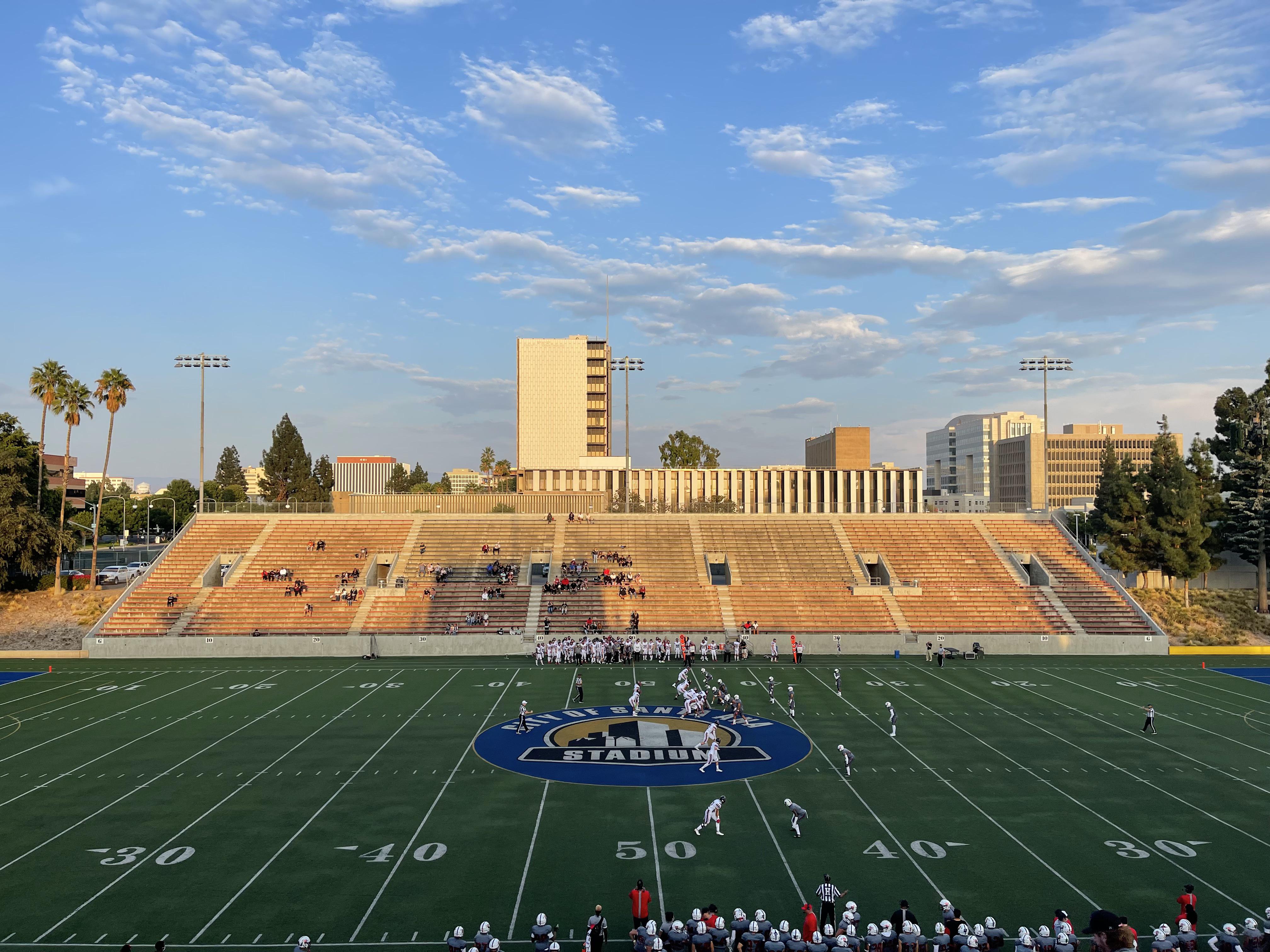 A perfect evening to watch Santa Ana college football. r/orangecounty