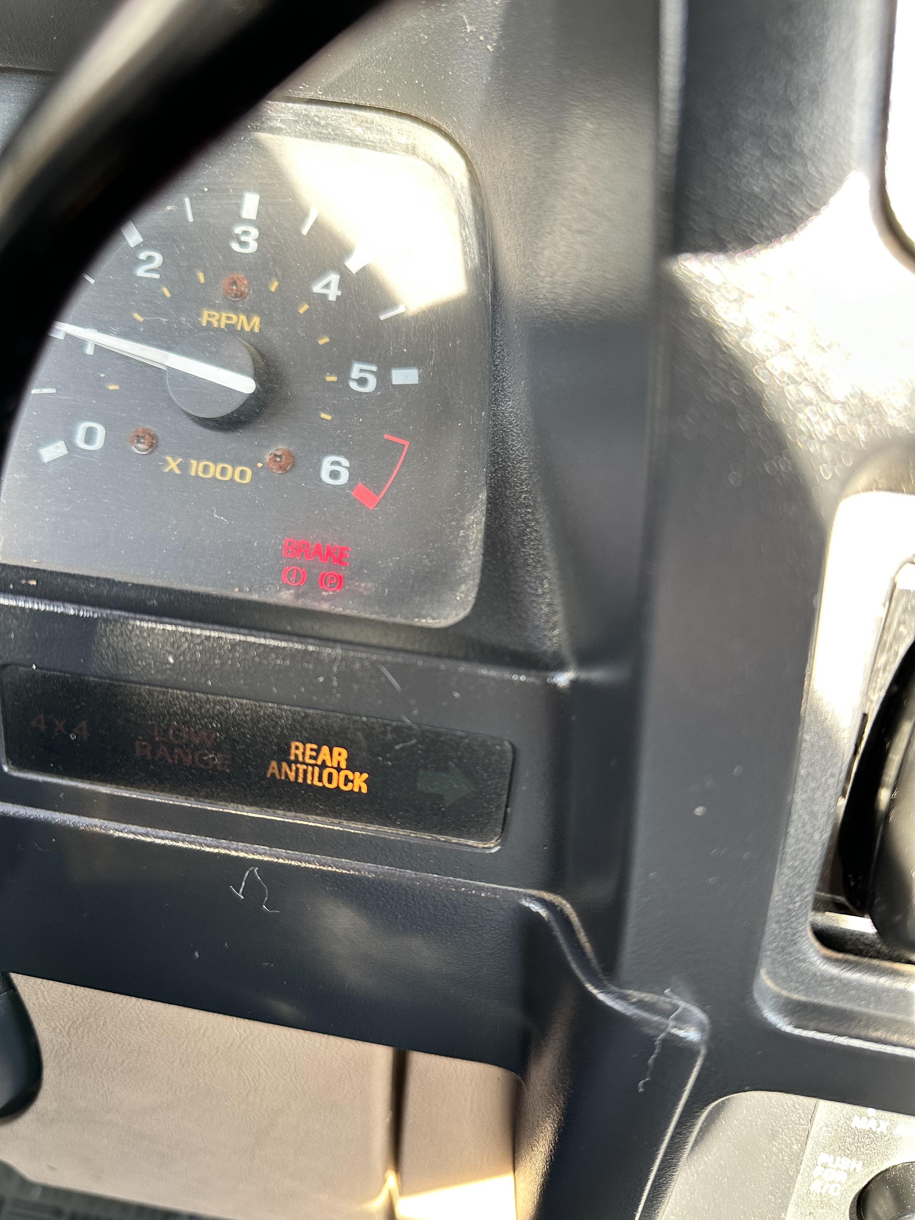 Rear Antilock/ Break light ON r/MechanicAdvice