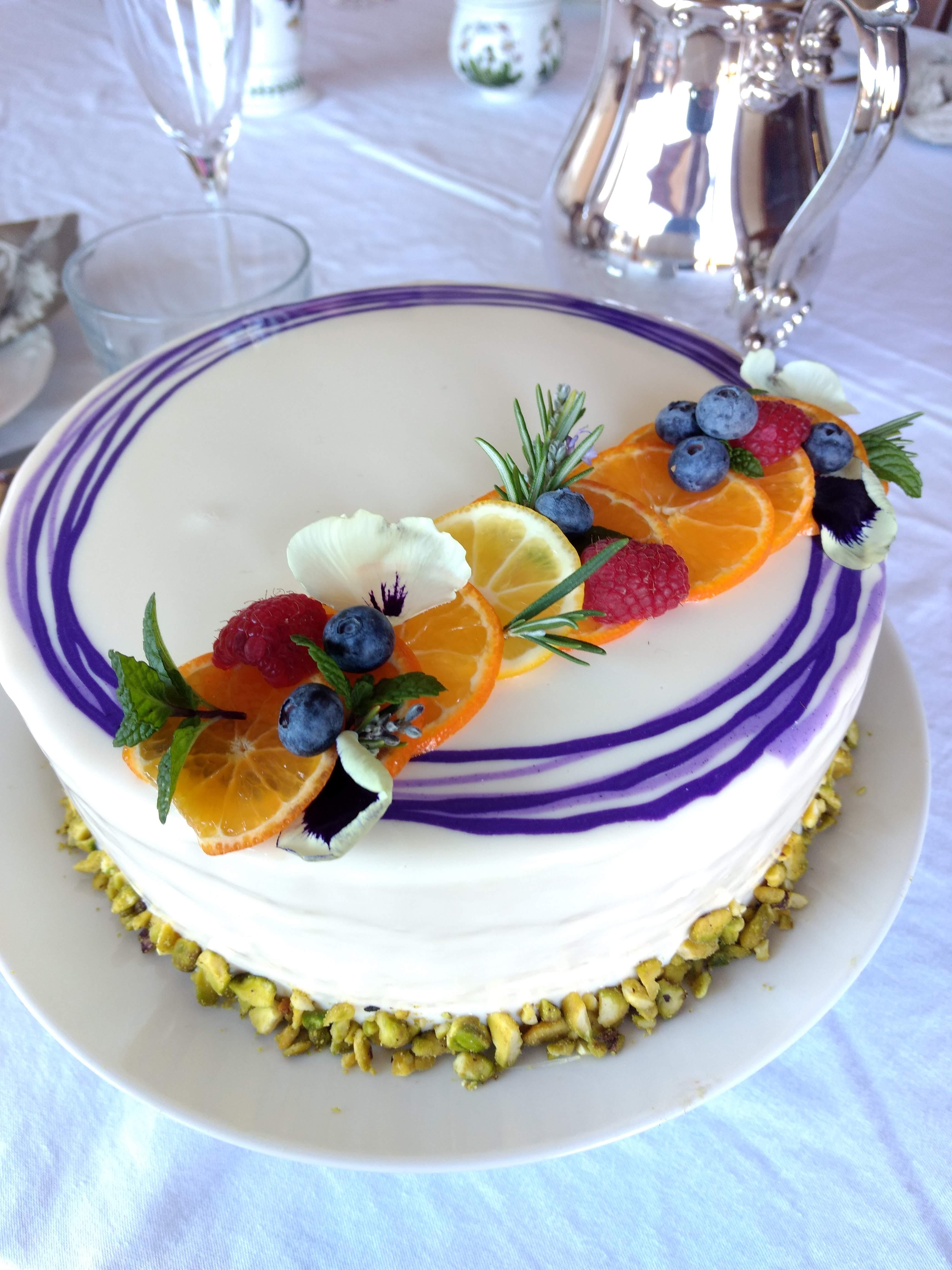 [HOMEMADE] Mirror glazed entremet with browned butter almond cake, earl grey panna cotta