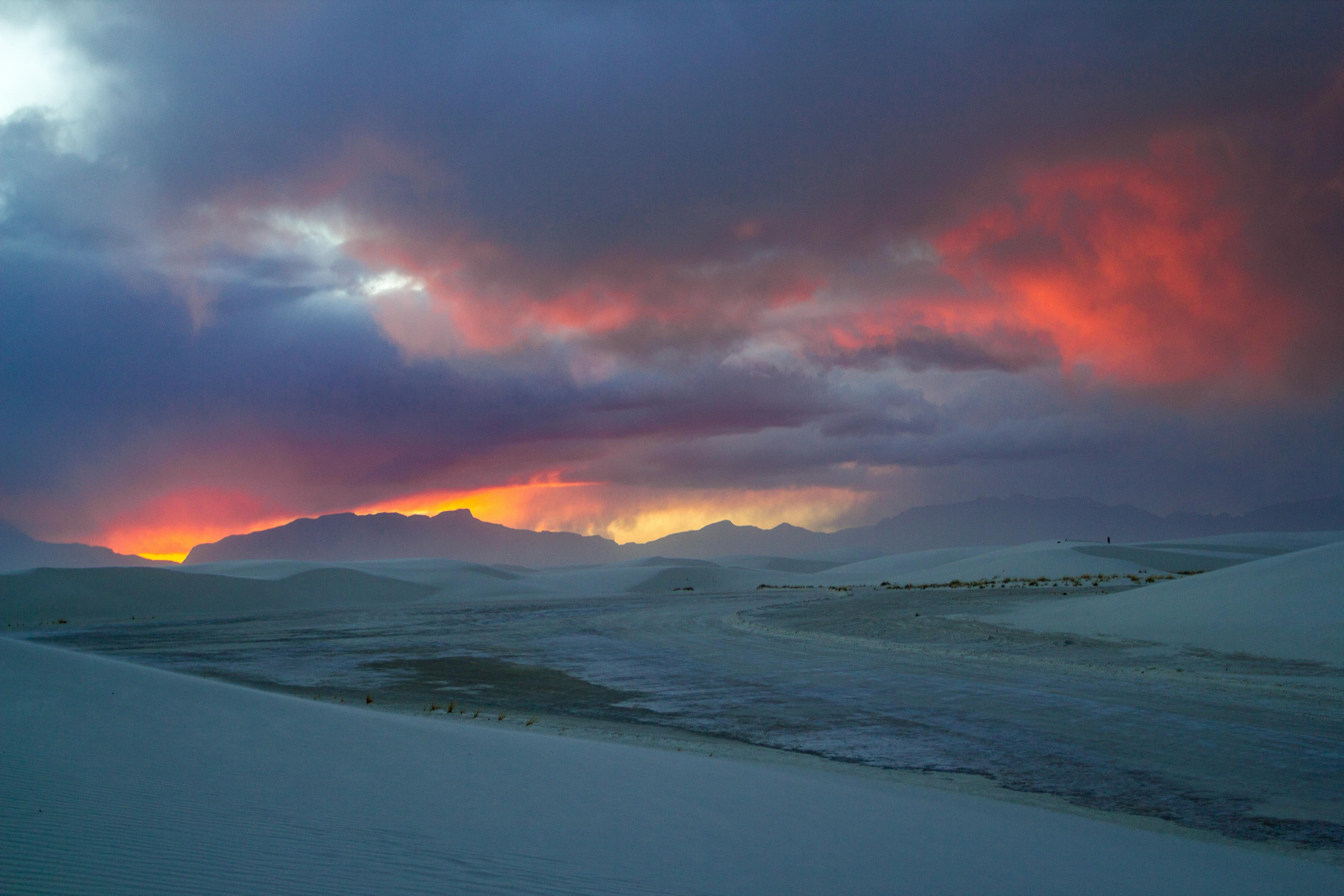 White Sands, New Mexico [OC][5184x3456] r/EarthPorn
