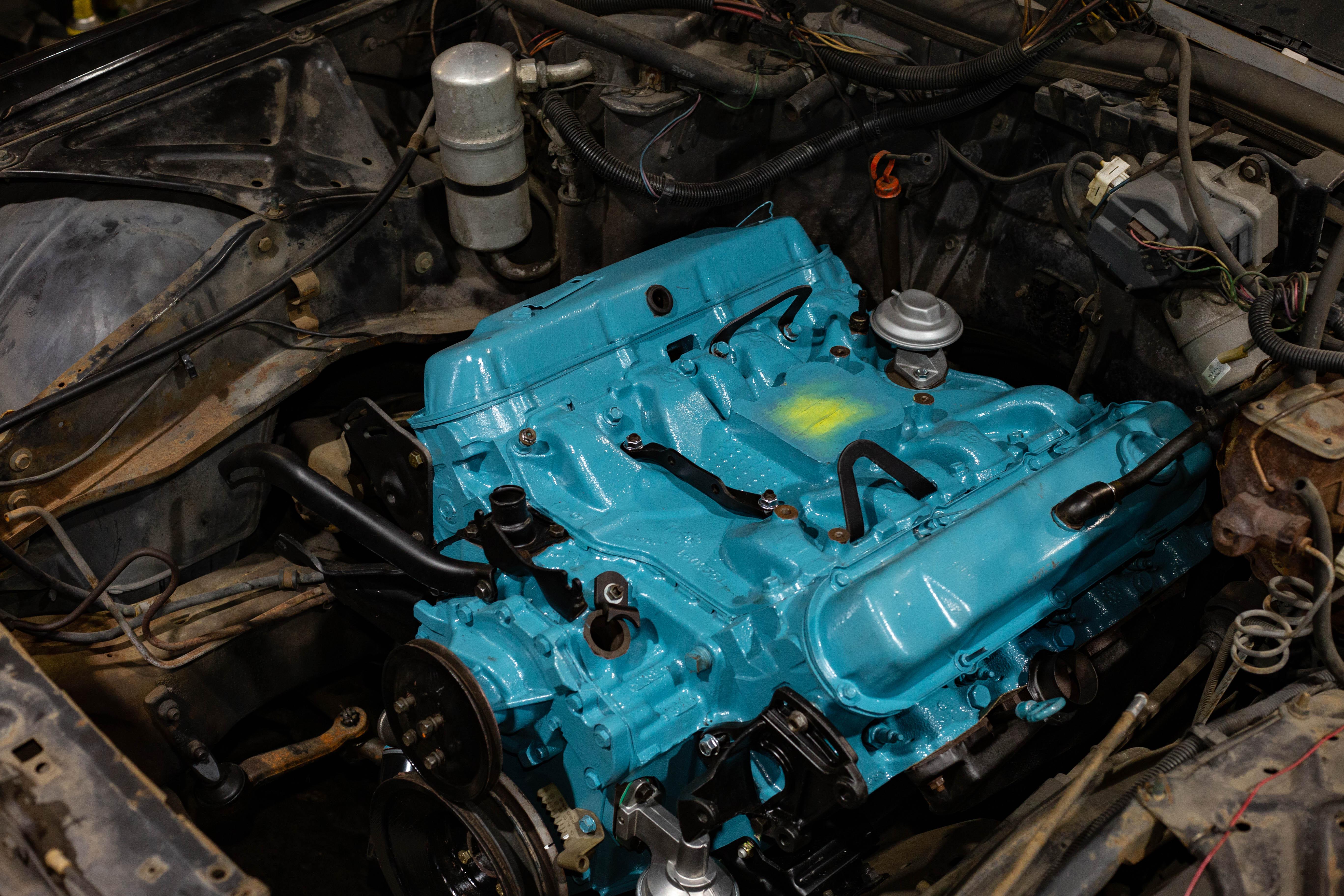 Dropping the rebuilt engine in the 1979 Cadillac DeVille. : r/classiccars