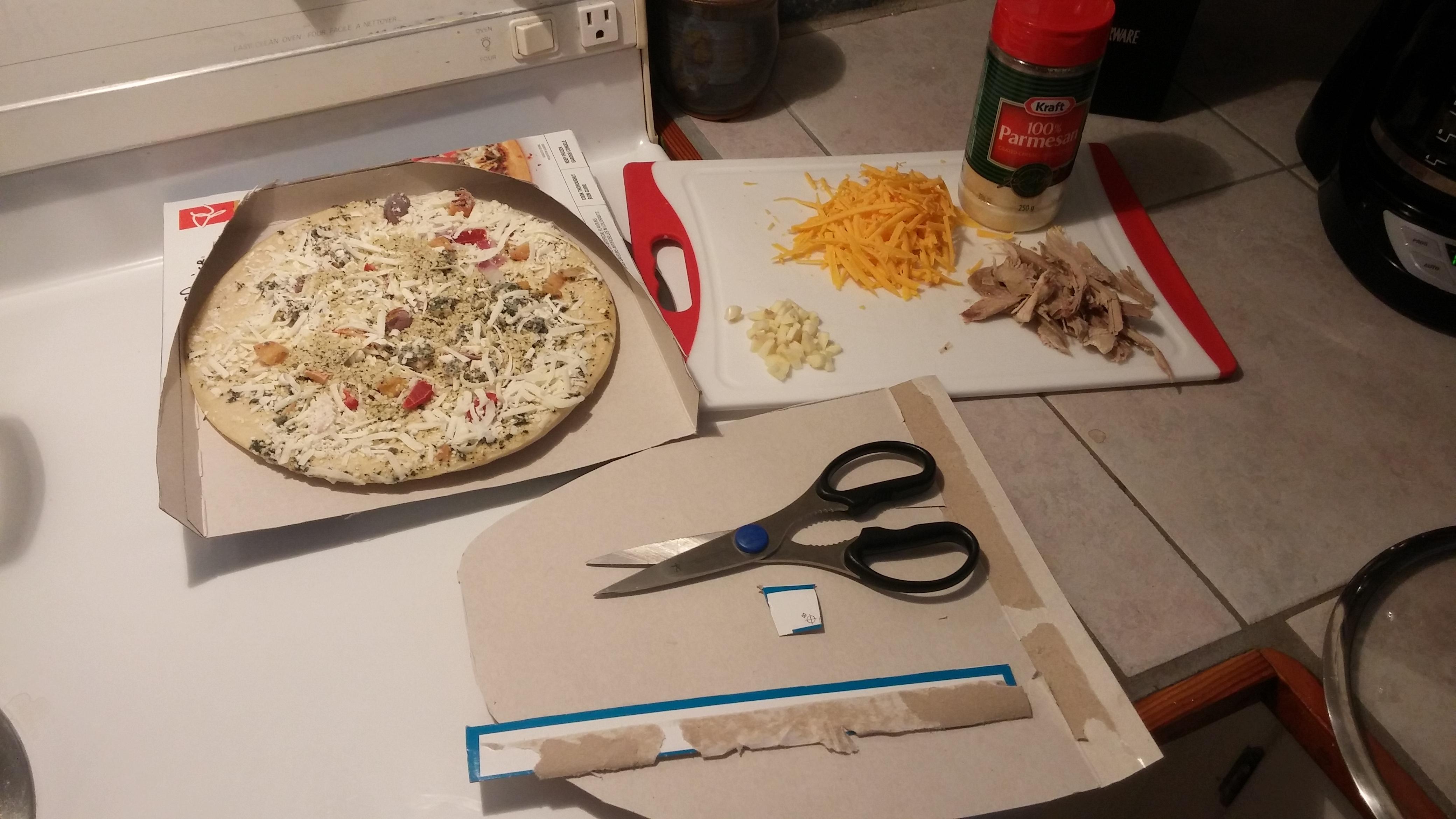 Make a Pizza Tray with the Box Save a dish! Garlic on pizza for bonus