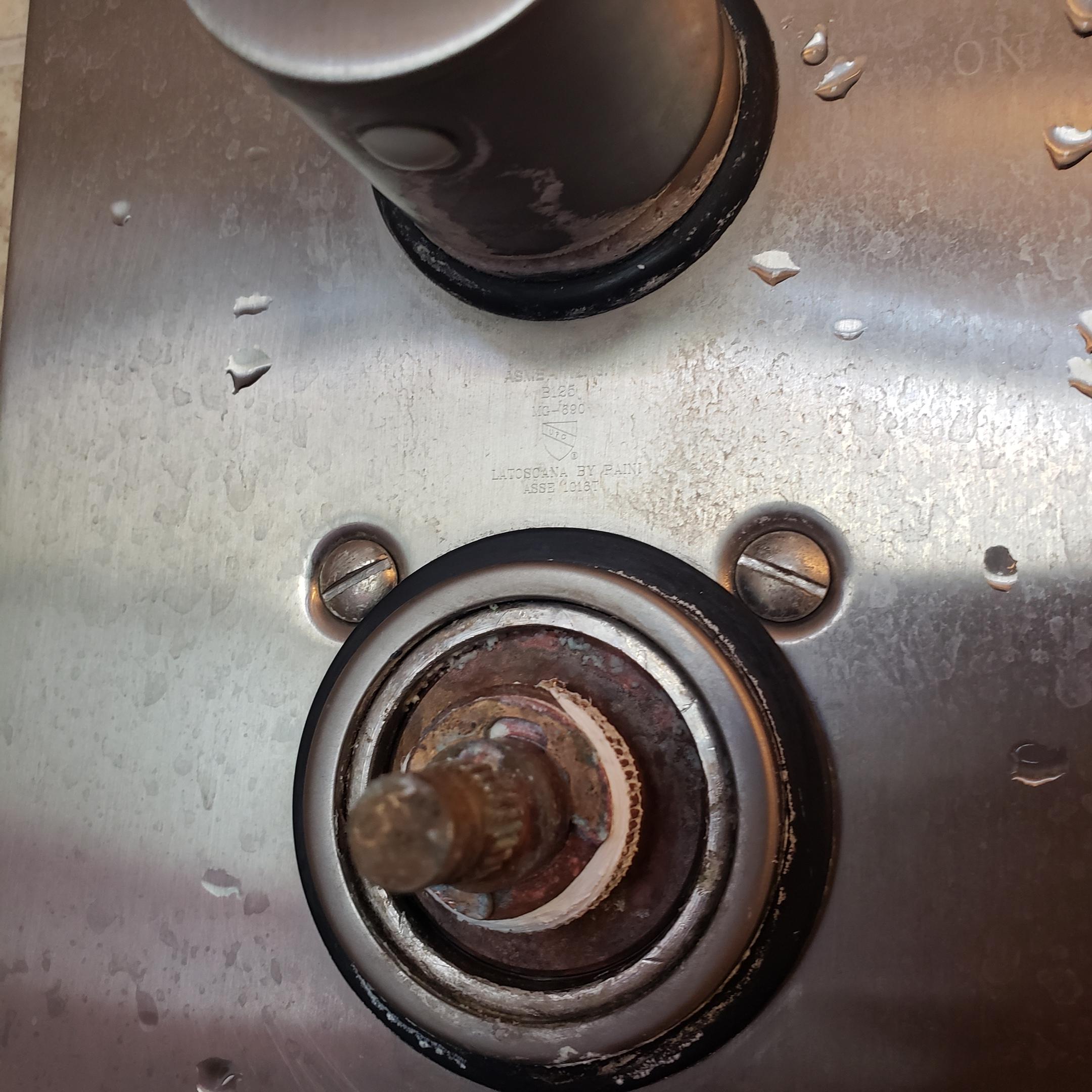 Temp Knob doesn't turn advice pls r/Plumbing