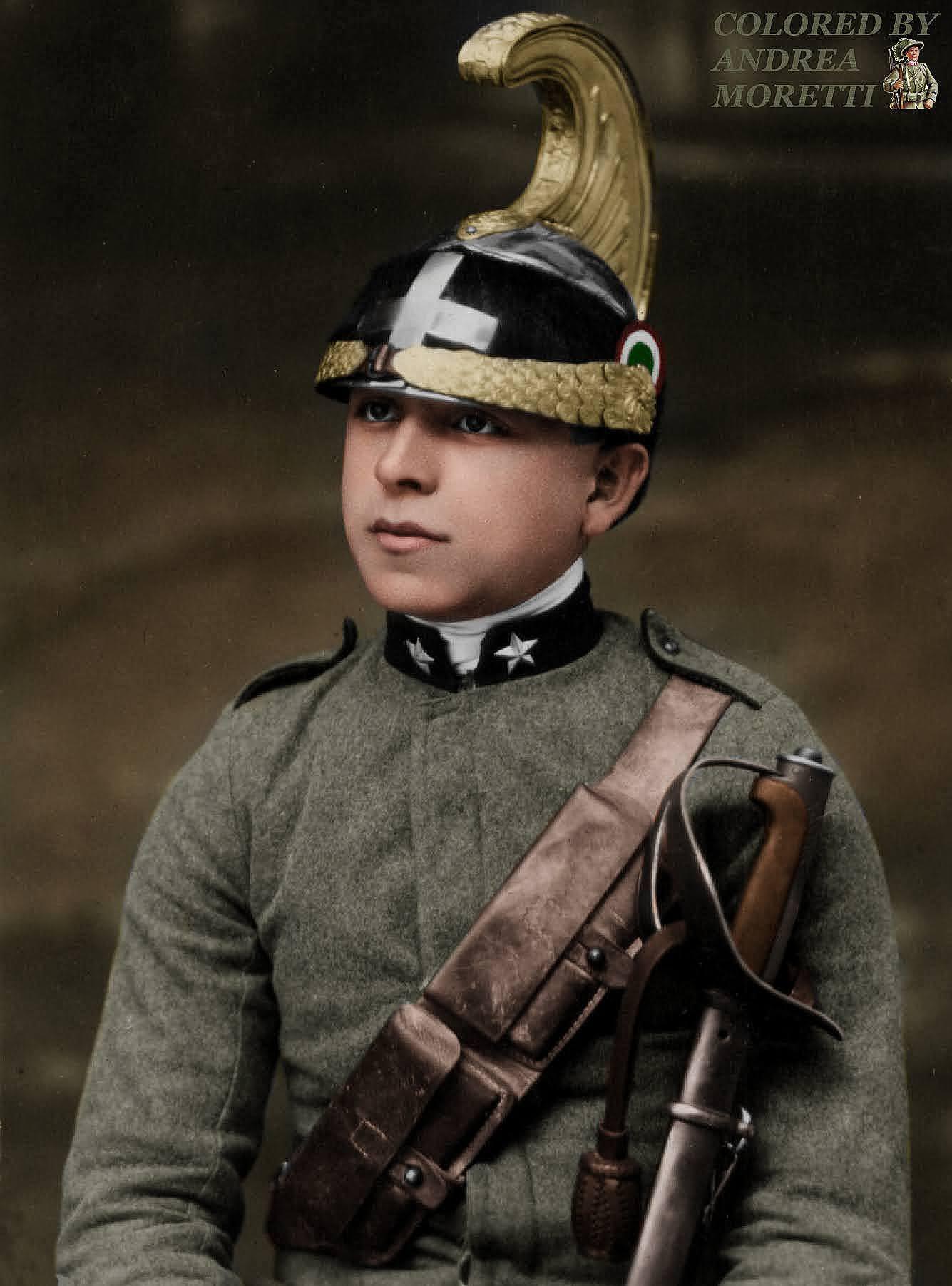 [Colorized] Italian soldier of the First World War poses wearing the