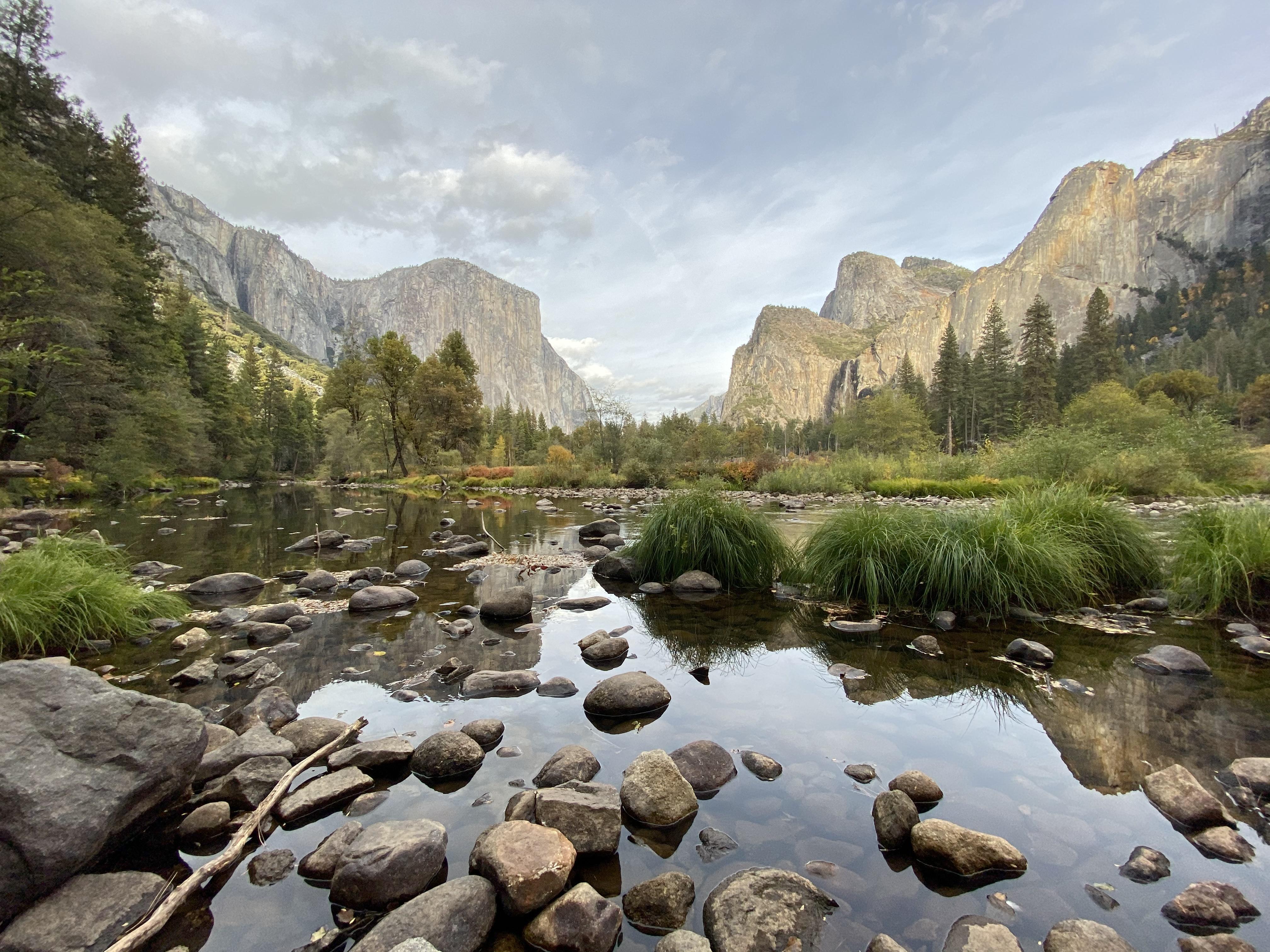 Hint of fall colors, yosemite! r/Yosemite