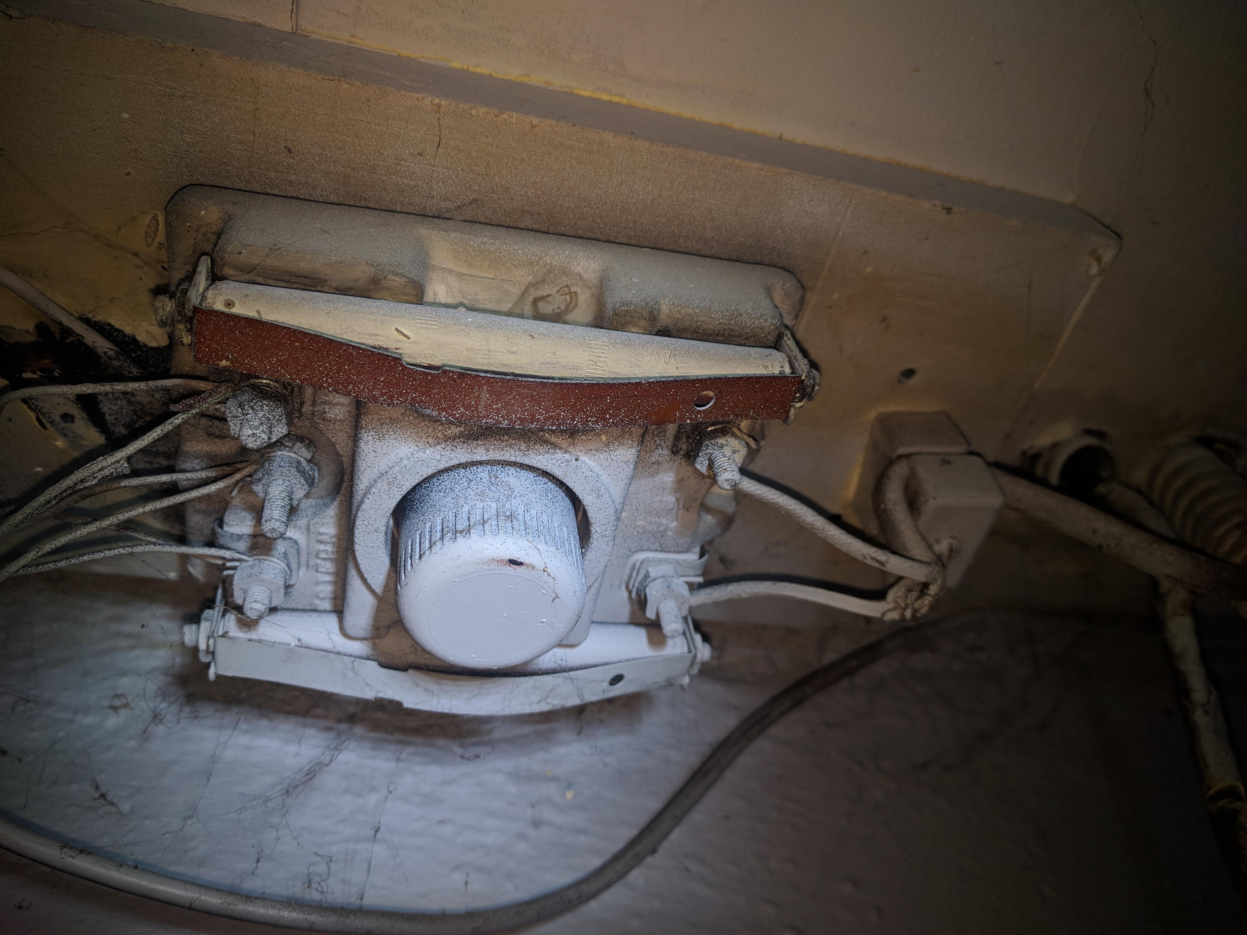 Old doorbell transformer? r/whatisthisthing