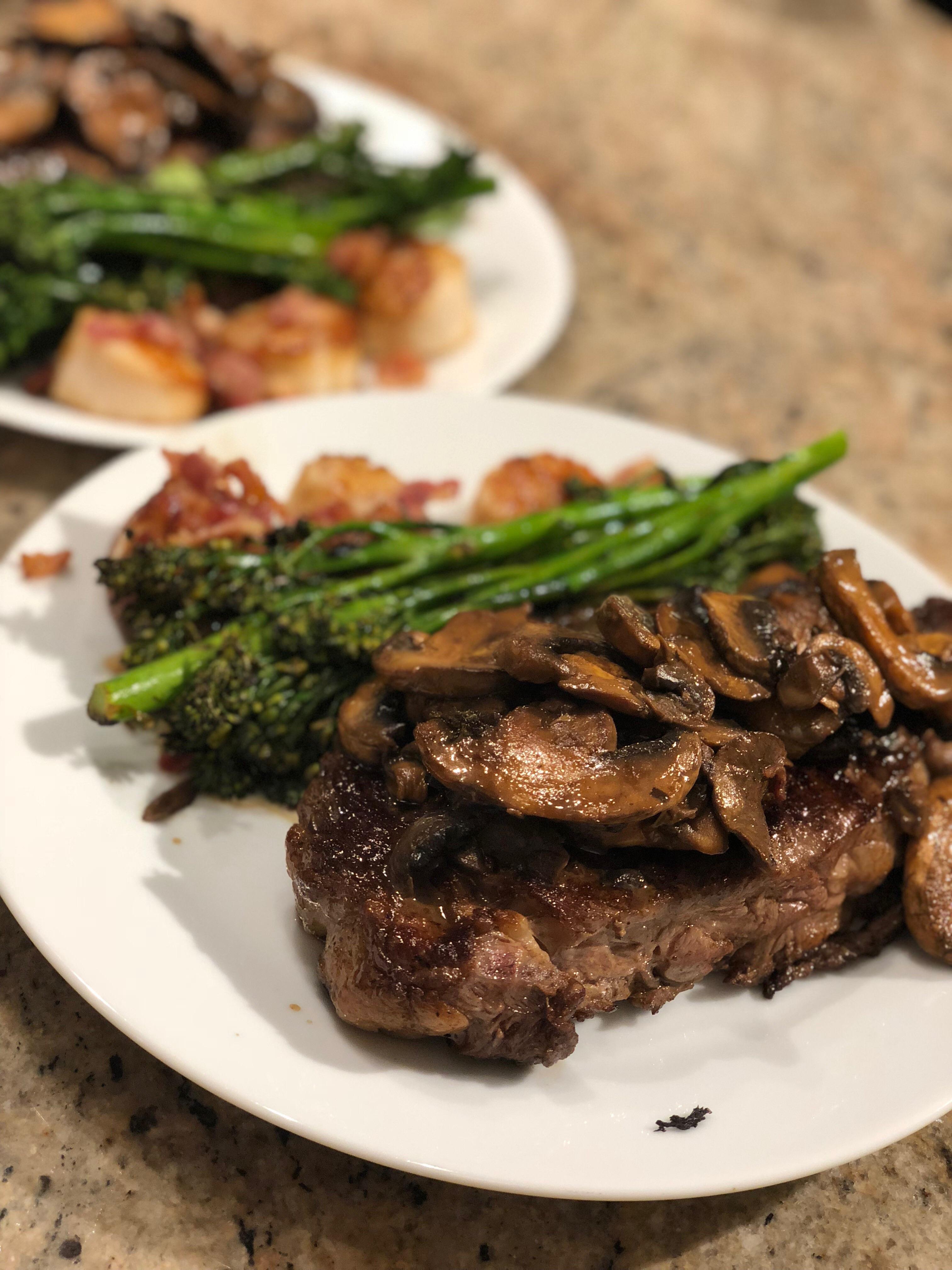 Steak, mushrooms, broccoli and scallops. 15min meal. r/FoodPorn