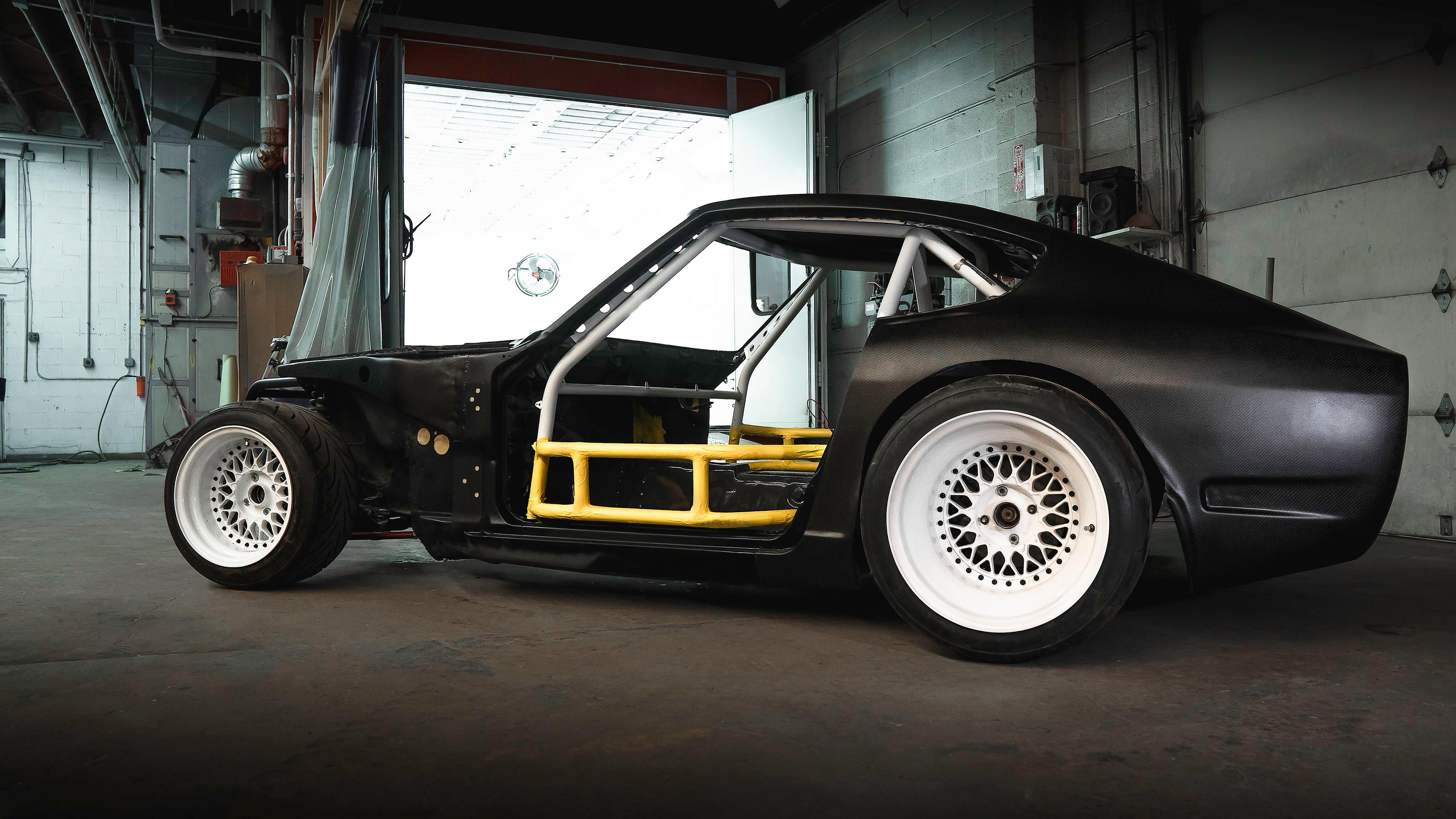 Full carbon fiber 1970 Datsun 240z build r/carporn