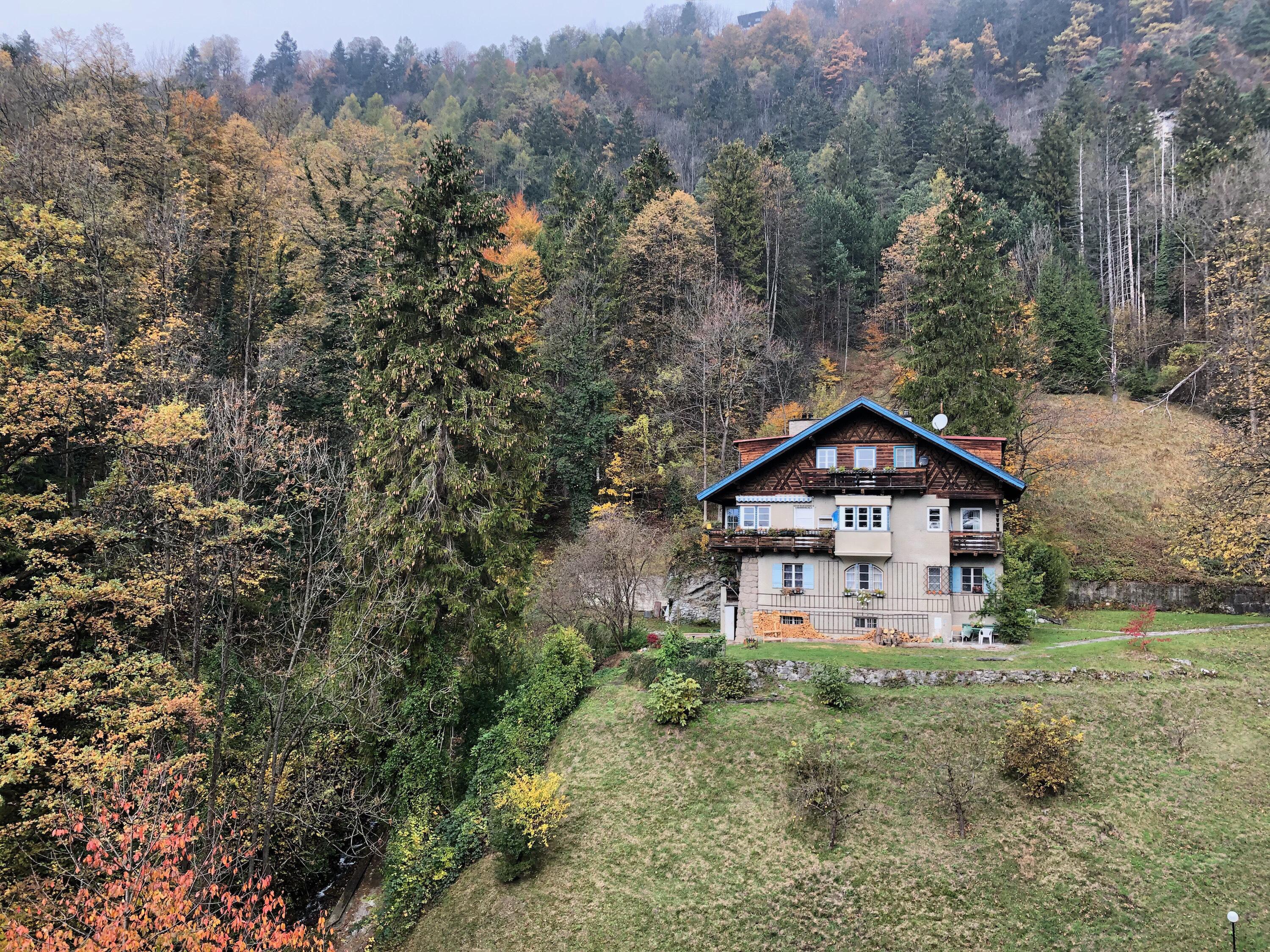 A photo I took of a house in the Austrian Alps r/europe
