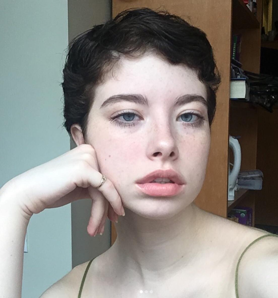 Chloe Woodard : Faces