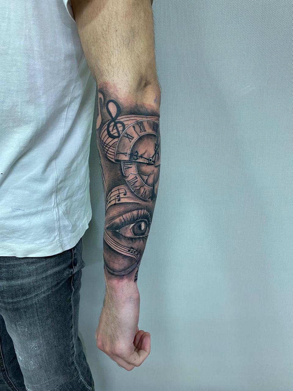 Realism Clock Eye Tattoo done by ballouttattoo r/tattoo