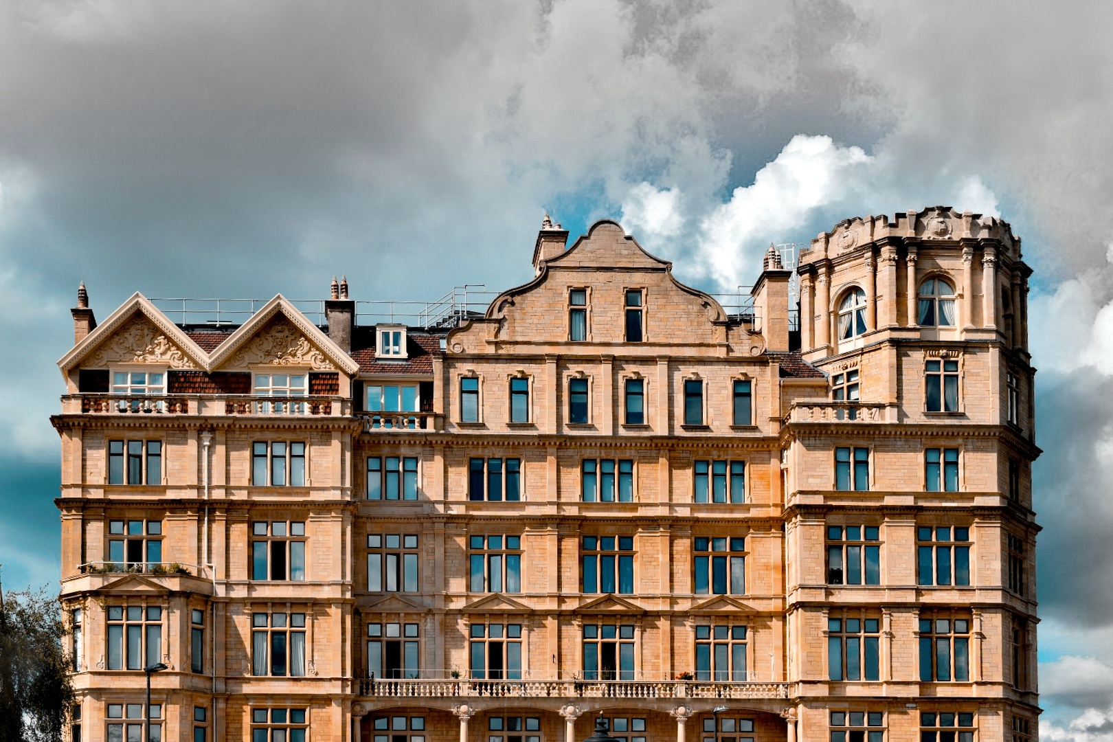 The Empire Hotel, Bath r/AccidentalWesAnderson