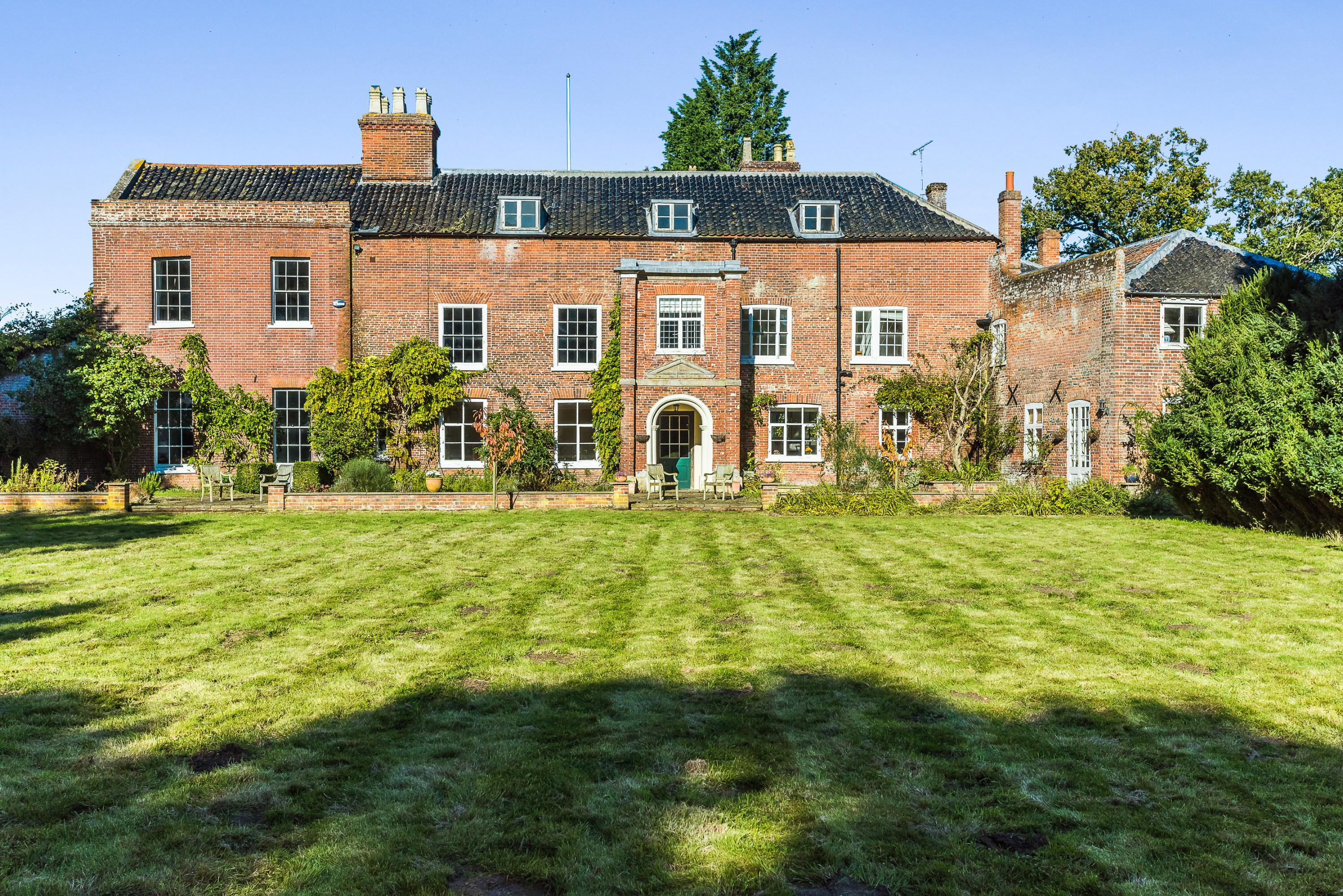 Twyford Hall [3000x2002] r/ArchitecturePorn