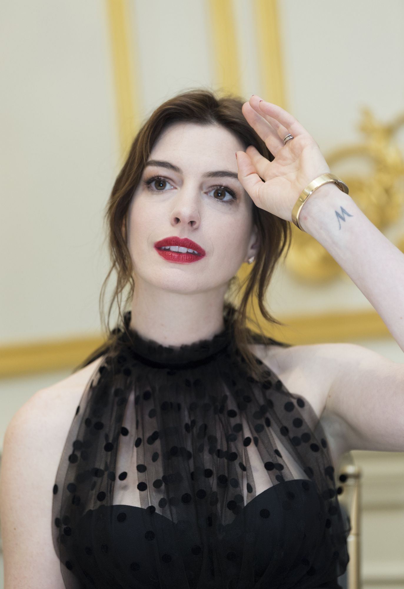 Anne Hathaway : CelebrityArmpits