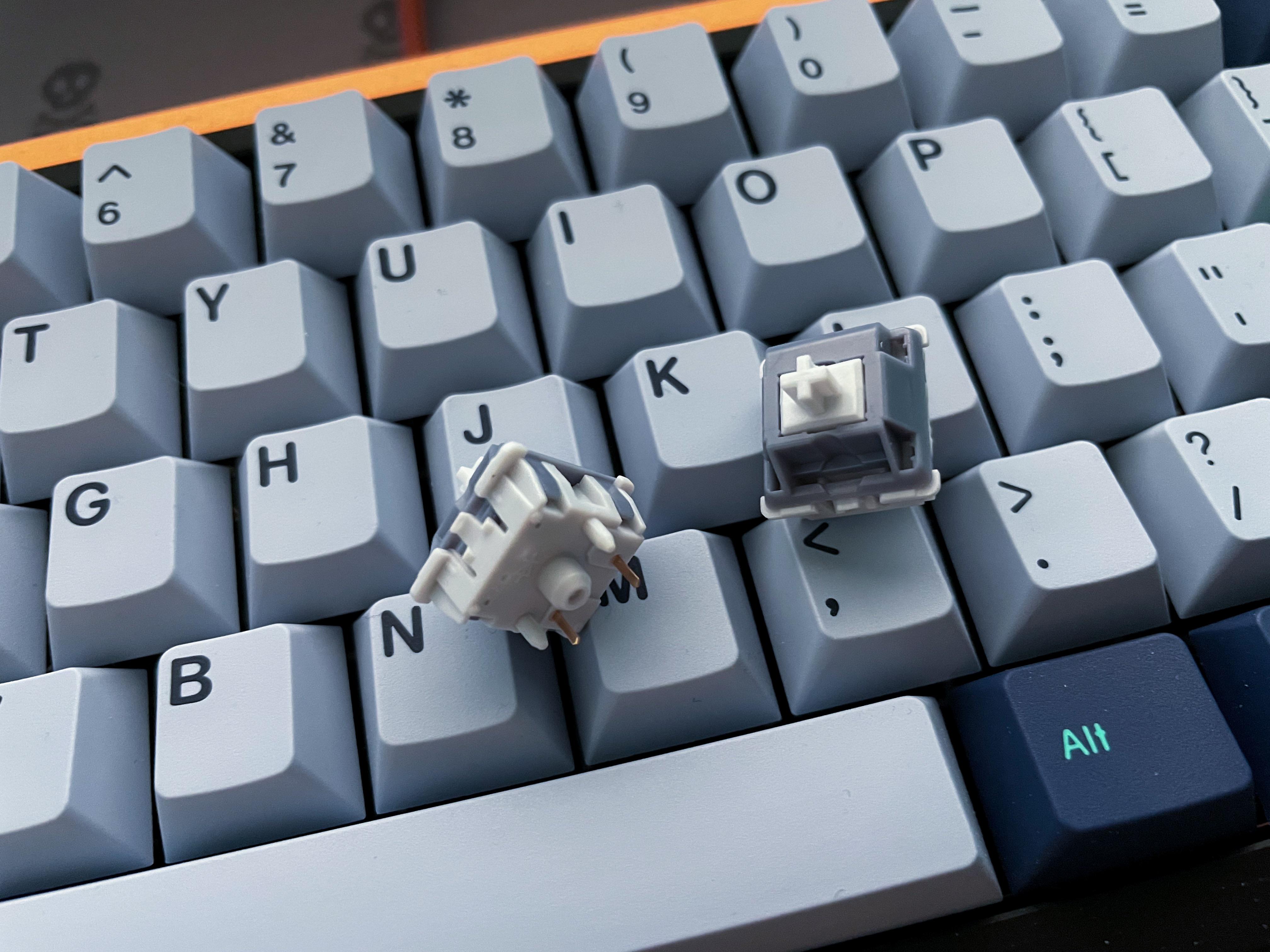 JWK Tungsten & GMK Hammerhead light MechanicalKeyboards