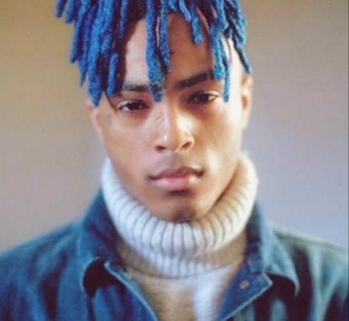 Ik this was already posted,but I keep noticing the turtle neck. Is it