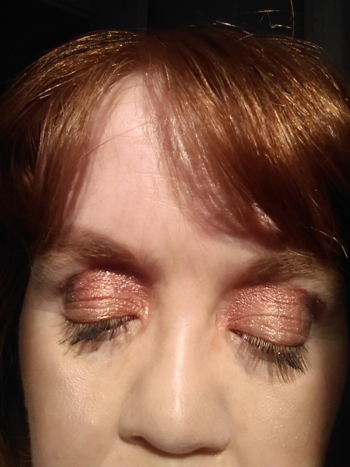 Damp eye brushes shimmer eye look! I used Makeup Revolution Reloaded Iconic 3.0 eyeshadow