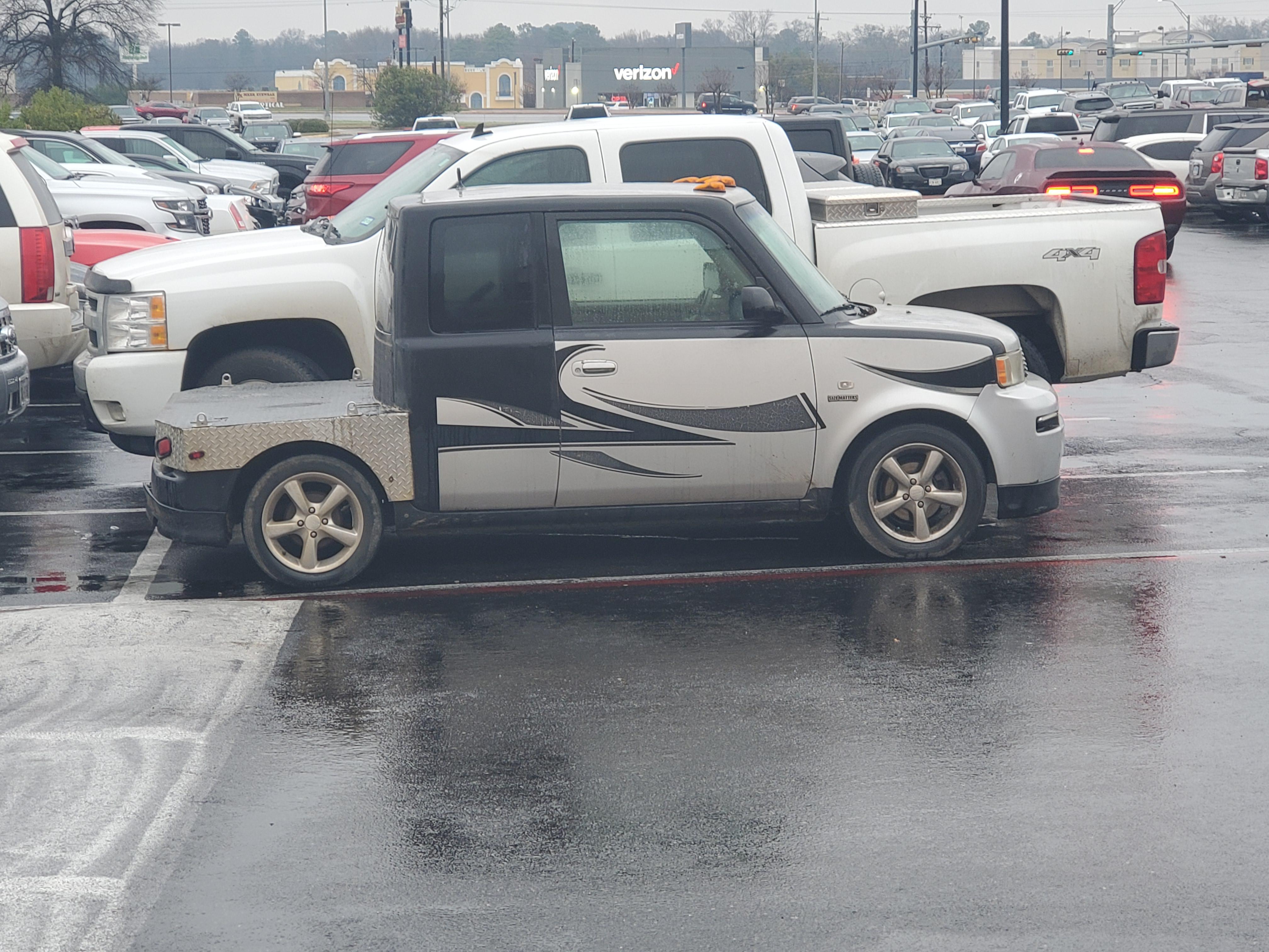 Spotted in Longview TX. r/Shitty_Car_Mods