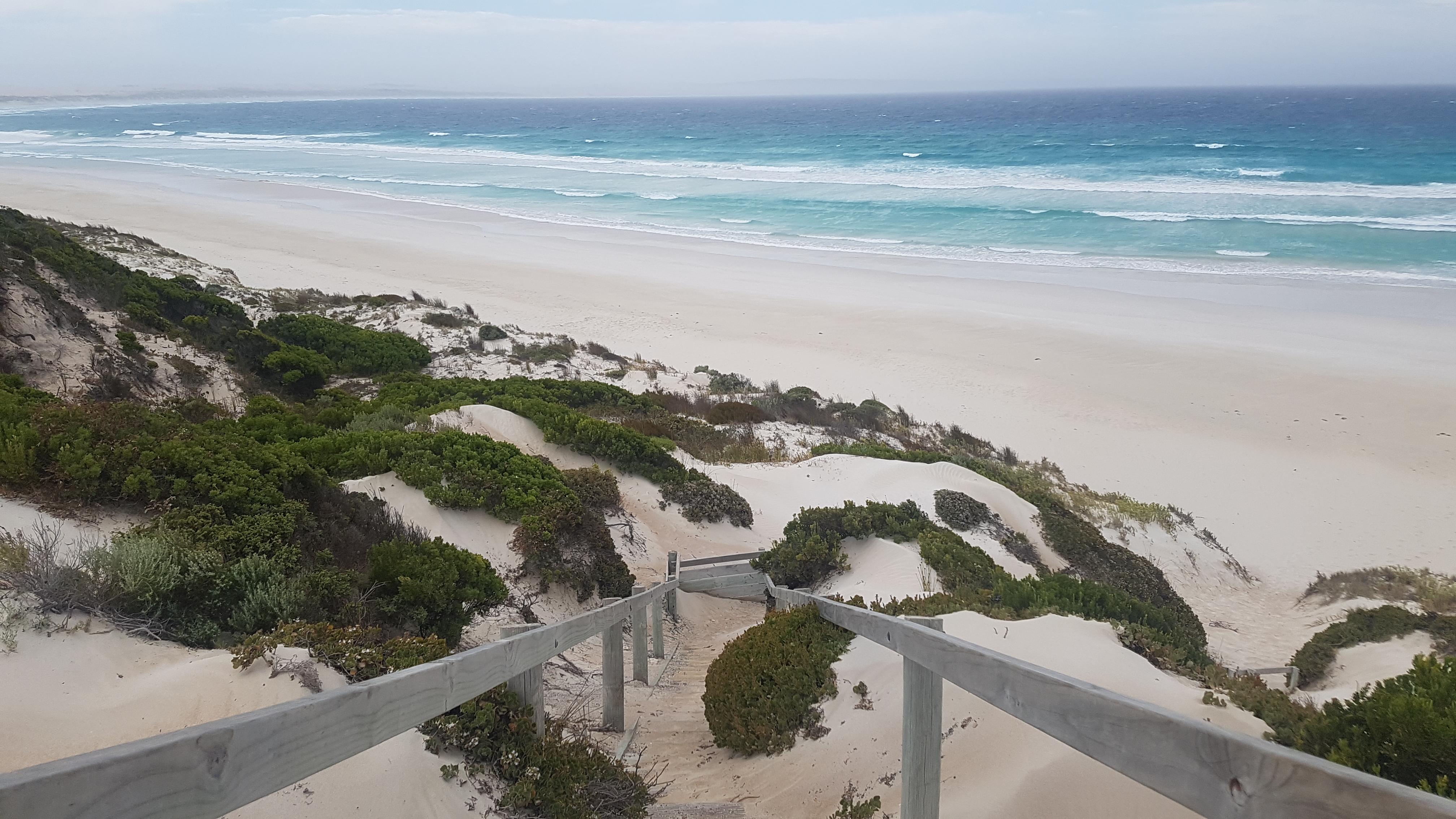 Taken at Gunyah Beach, Coffin Bay National Park (SA) r/australia