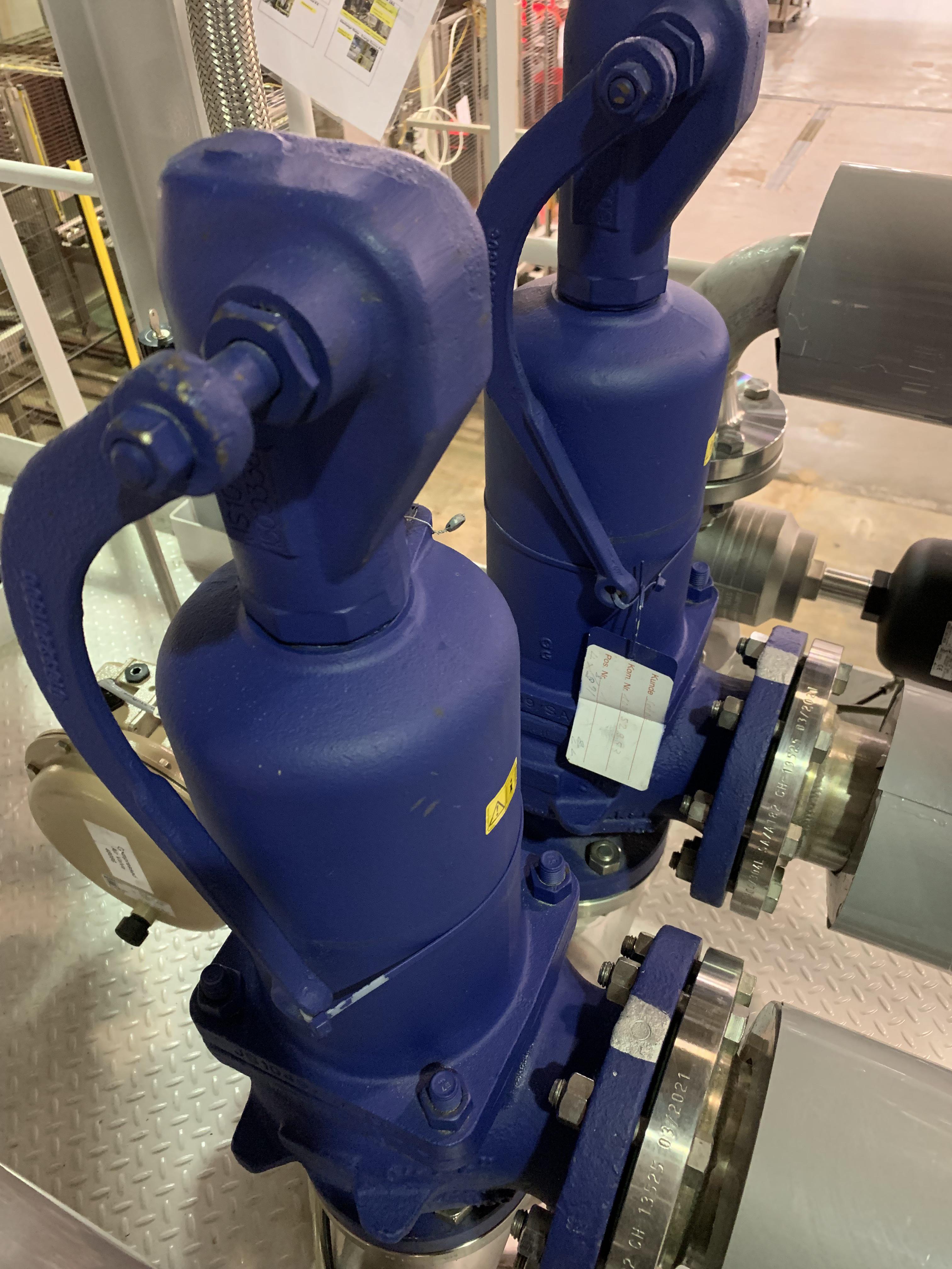 Pressure relief valve handle cable tied? r/ChemicalEngineering