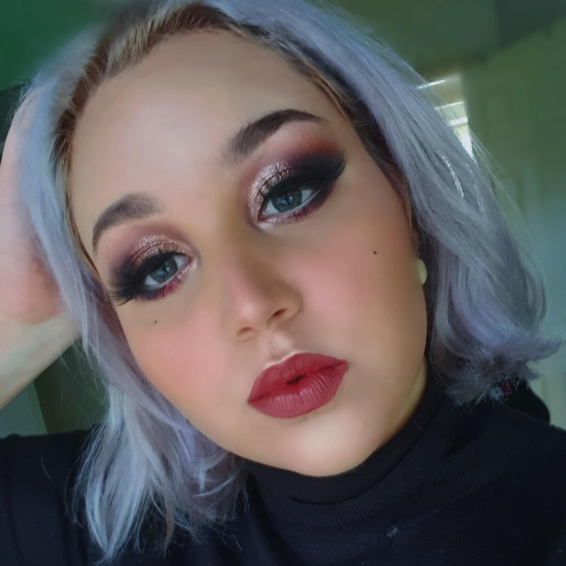 Hey guys my name is Luna I am new to Reddit and hope it's okay to post