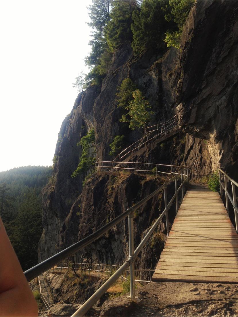 On the way up, Beacon Rock State Park, Washington, USA r/hiking