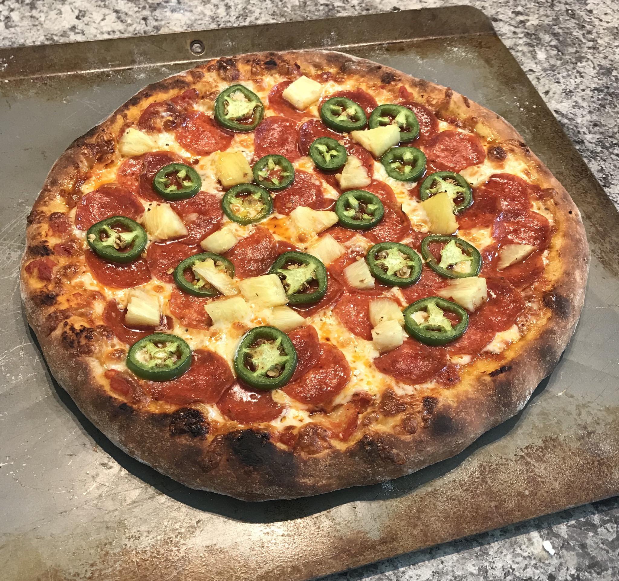 [Homemade] Pepperoni, Jalapeño and Pineapple Pizza r/food