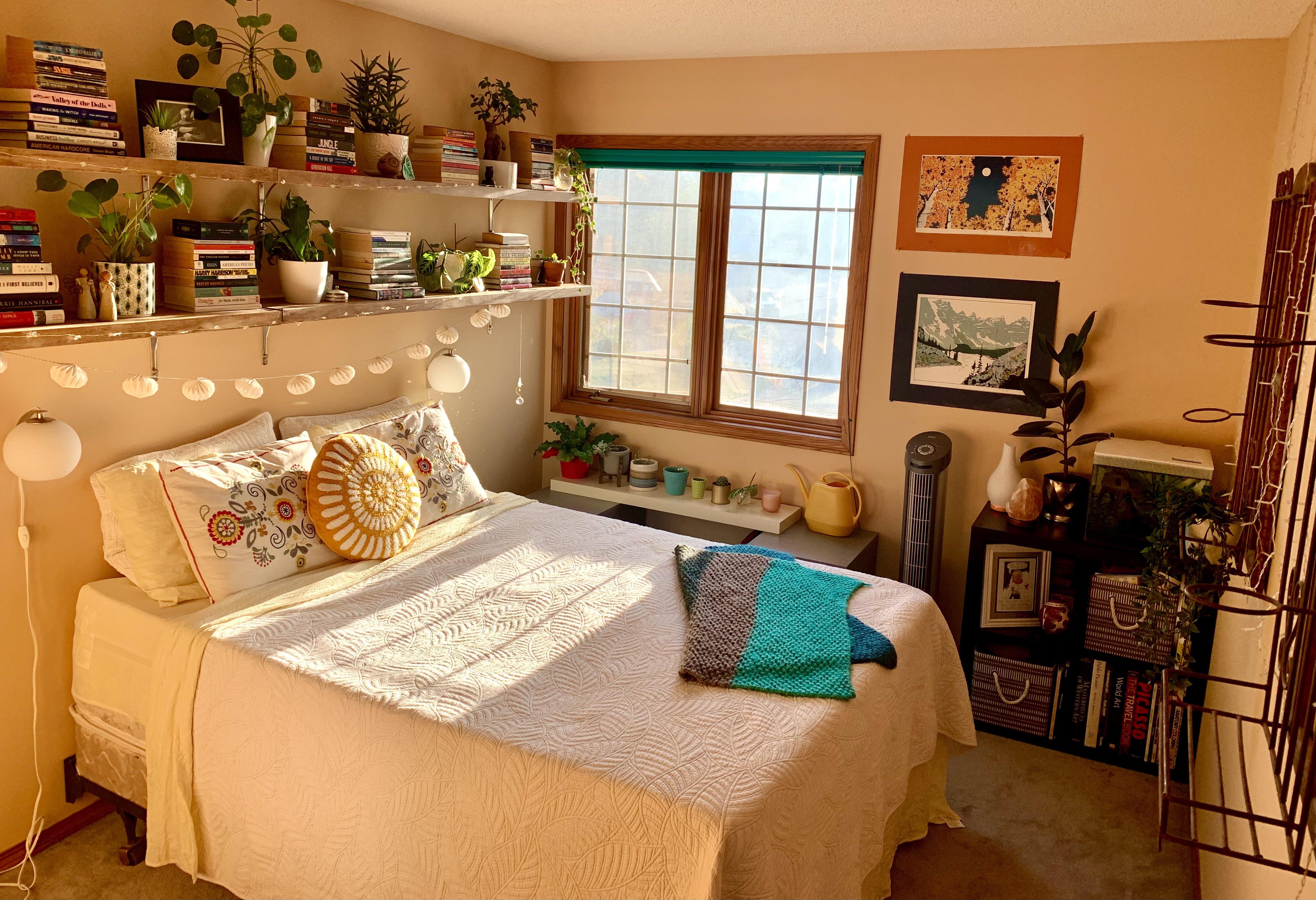 Unique and cool bedroom decor reddit ideas from the Reddit community