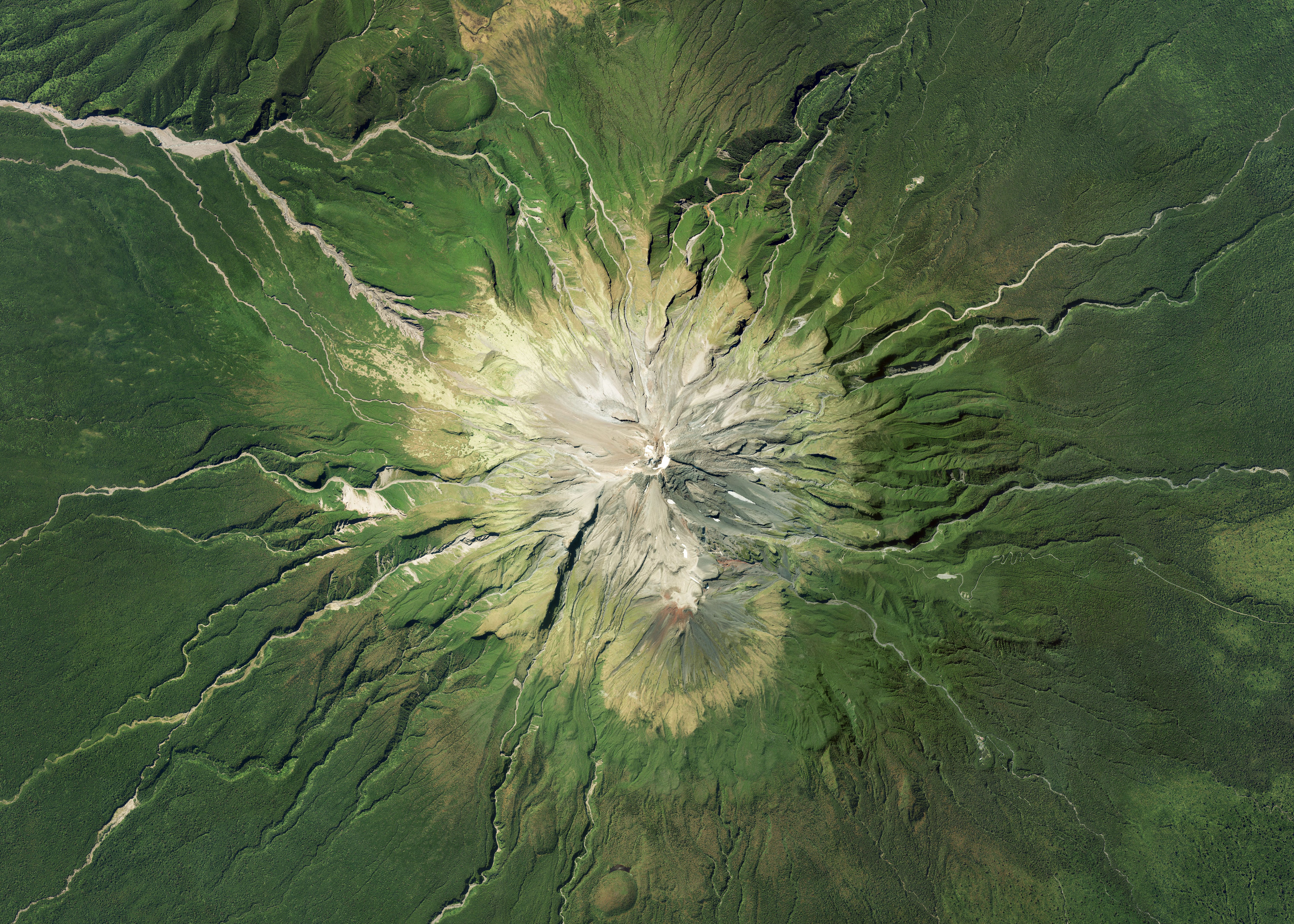 Mount Taranaki, New Zealand [6000x4286] amstobar