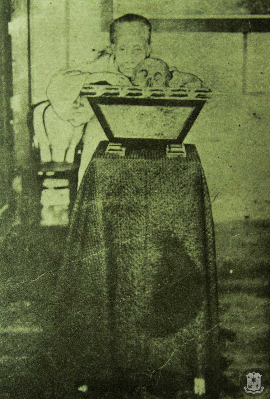 Teodora Alonso Realonda holding the remains of her son, Dr. Jose Rizal