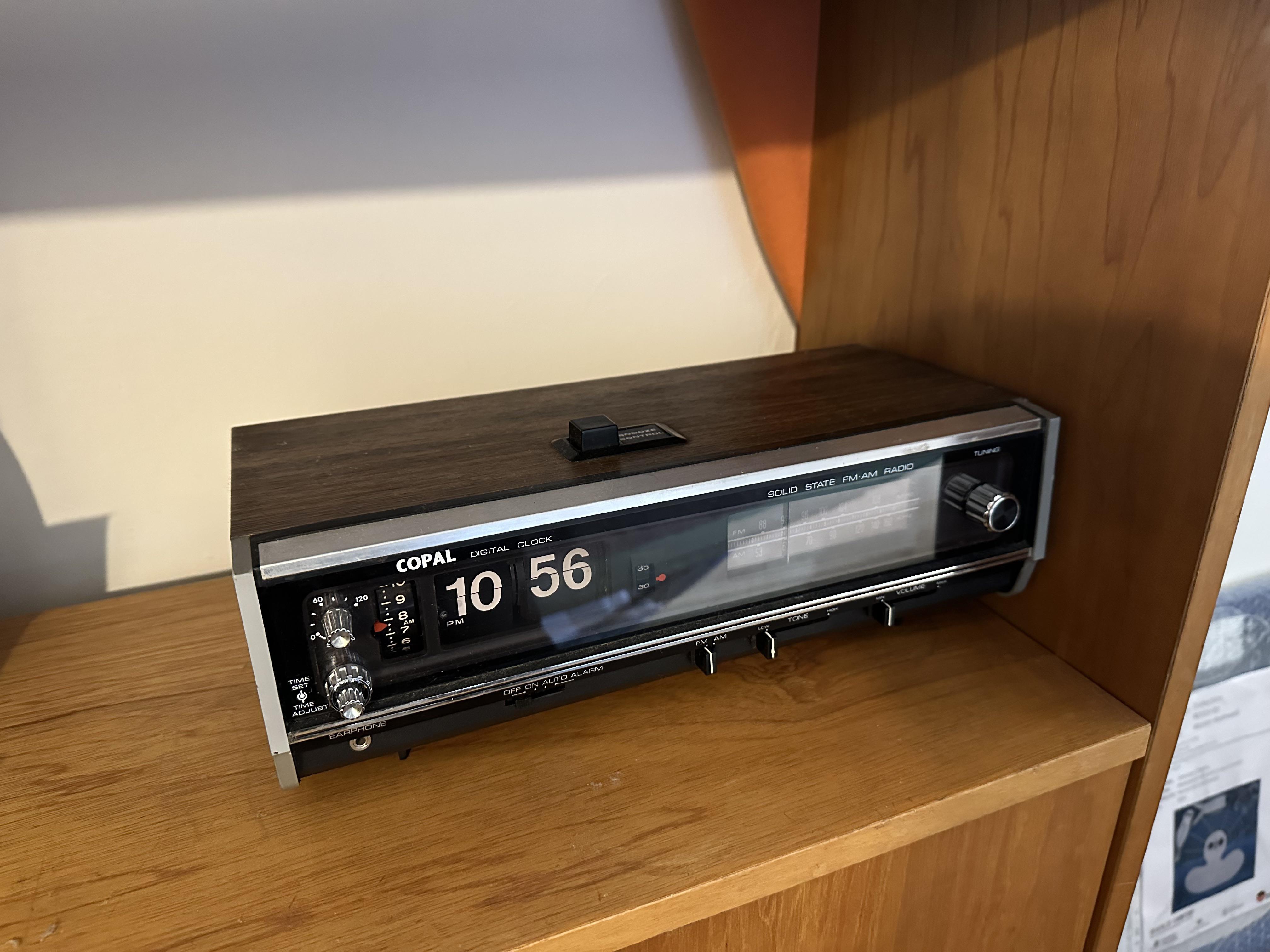 Are there any in Perth who could service/fix my ‘80s flip clock radio? r/perth