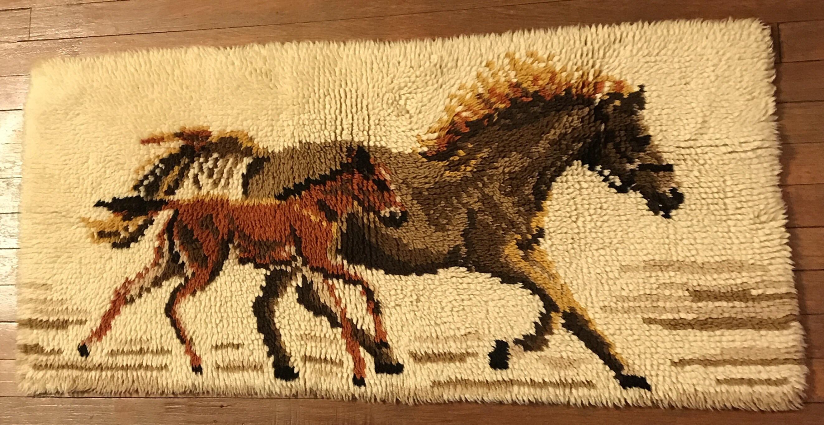 This super comfy horse rug! r/ThriftStoreHauls
